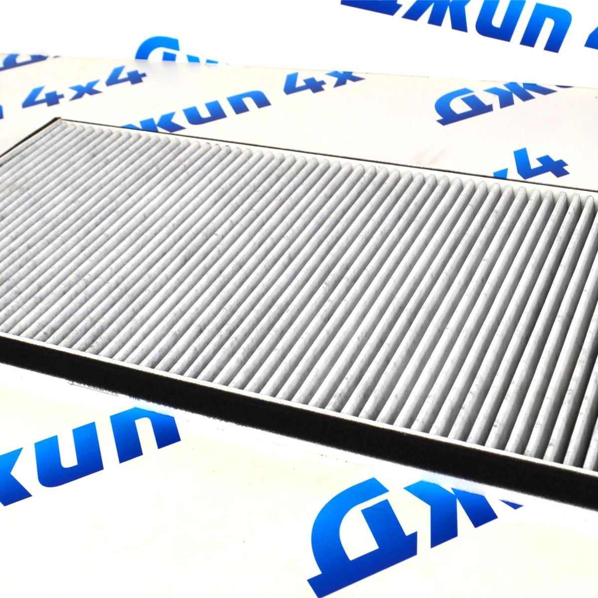 Фильтр салонный Land Rover Range Rover L322 (угольный) LR032199