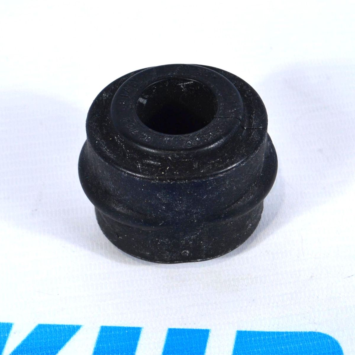 Втулка переднего стабилизатора Chrysler 300C LX 2005-2013 4782681AB