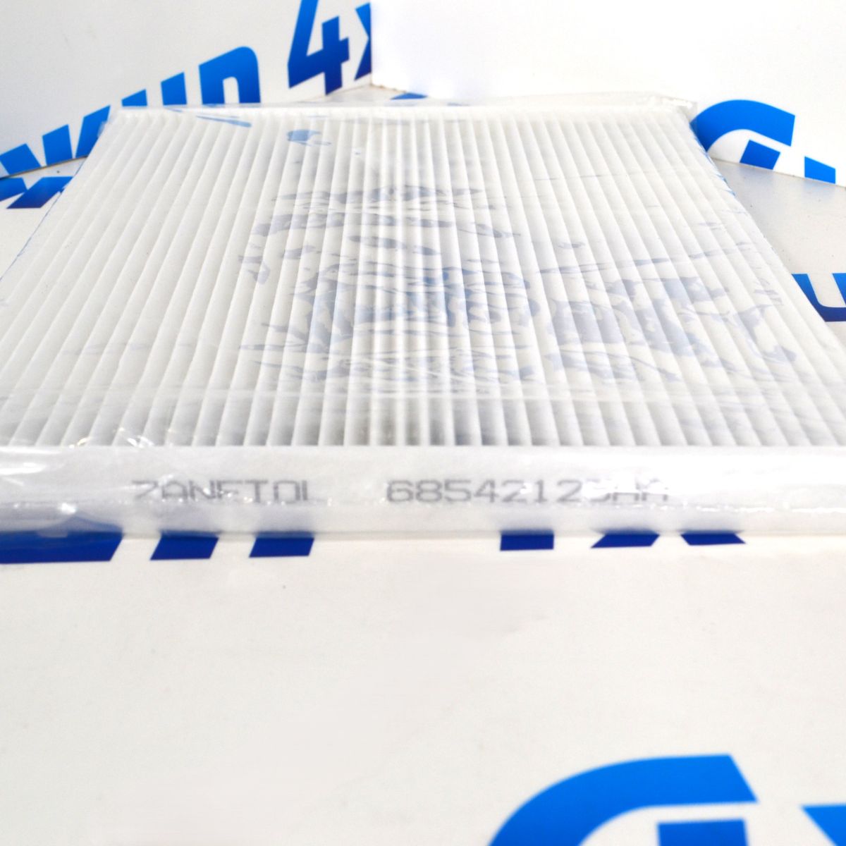 Фильтр салонный Jeep Grand Cherokee WL 68542125AA