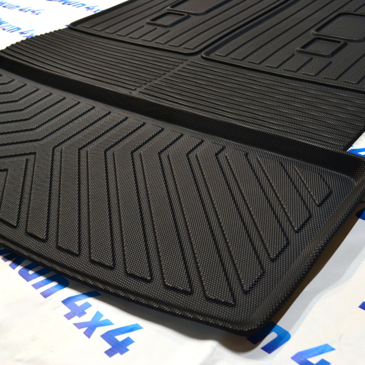 Ковер в багажник Jeep Grand Cherokee WL 2022- (7 мест) D-0581