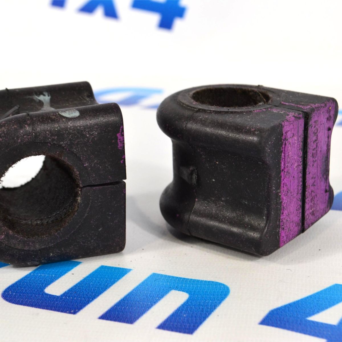 Втулка переднего стабилизатора Jeep Cherokee KK/Dodge Nitro KA 52125323AC