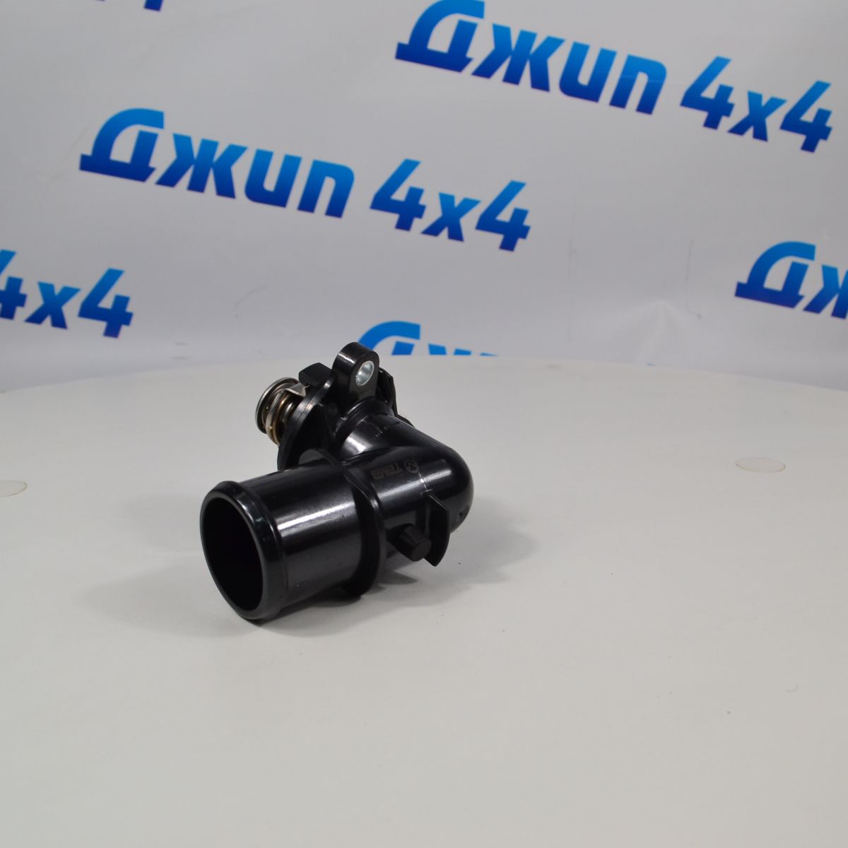 Термостат с корпусом (без уплотнительного кольца) Jeep Grand Cherokee WK2 V3.0CRD 37863-98D