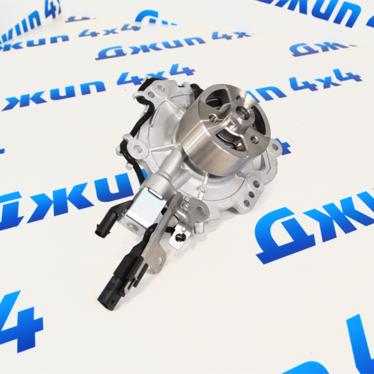 Помпа системы охлаждения Land Rover Discovery Sport L550/Range Rover Velar L560 V2.0T Petrol LR123392