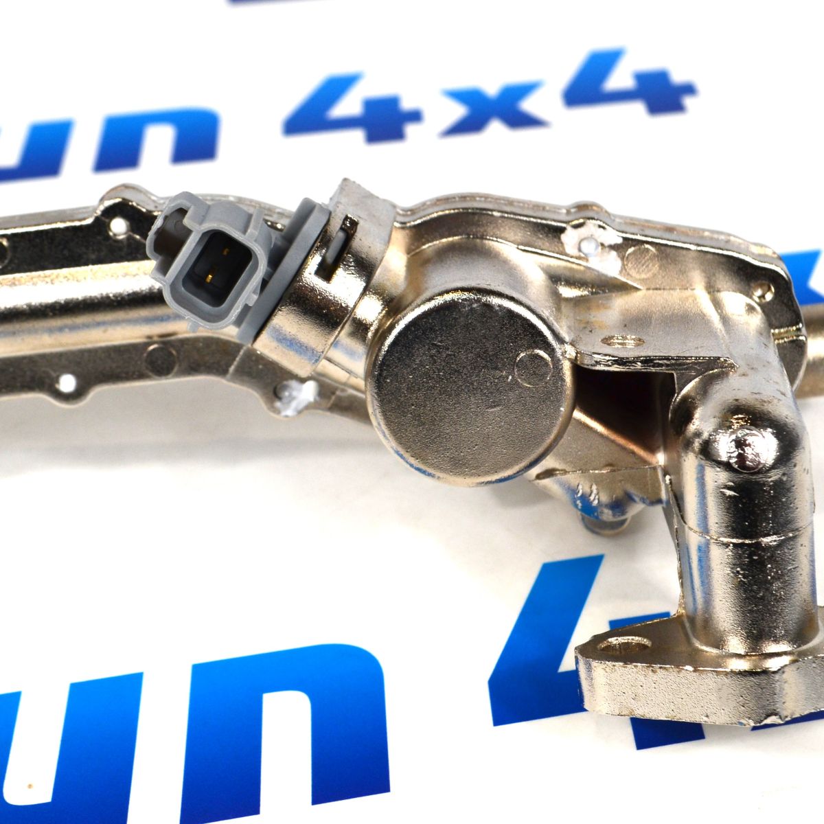 Трубка системы охлаждения между гбц Range Rover L405/Range Rover Sport L494 V5.0SC (алюминий) LR109402