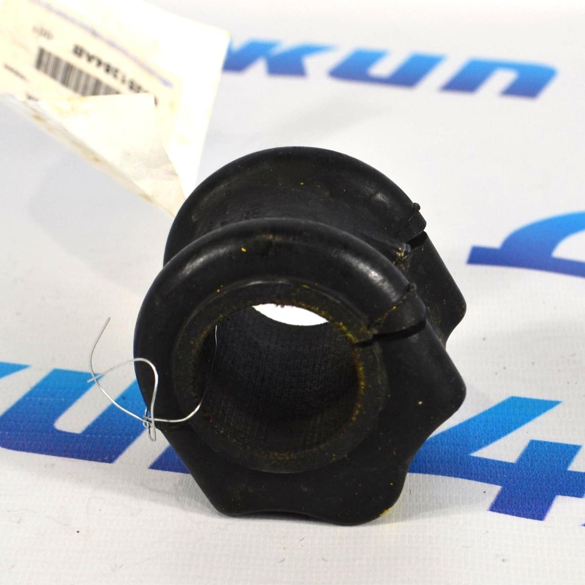 Втулка переднего стабилизатора Jeep Wrangler JL/Jeep Gladiator JT 2019-2023 68251384AB