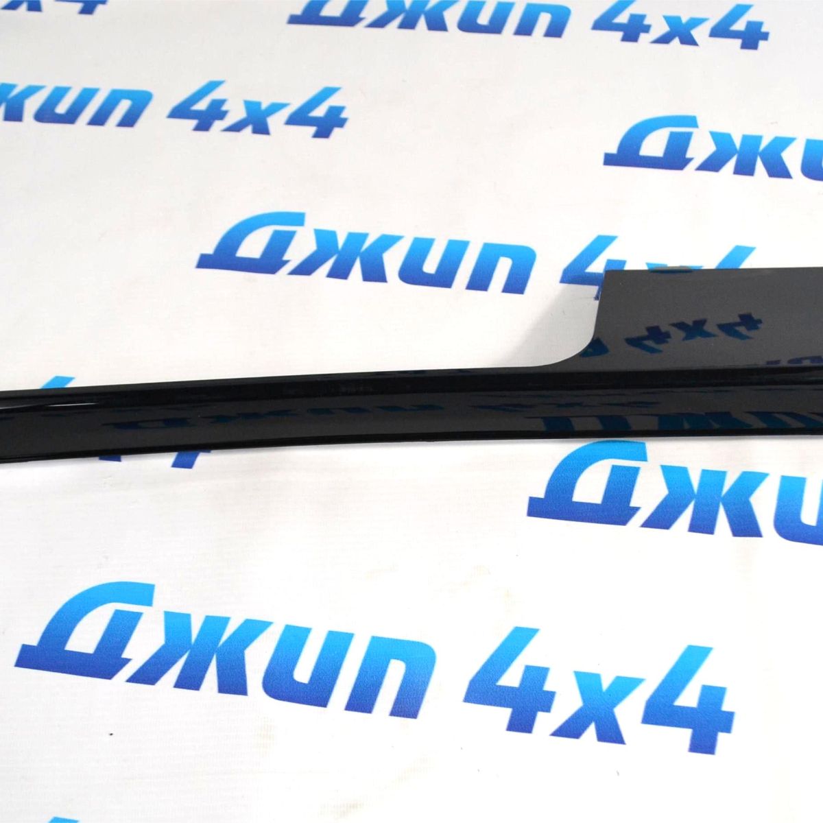 Накладка бампера заднего для электрического фаркопа Land Rover Defender L663 LR135963