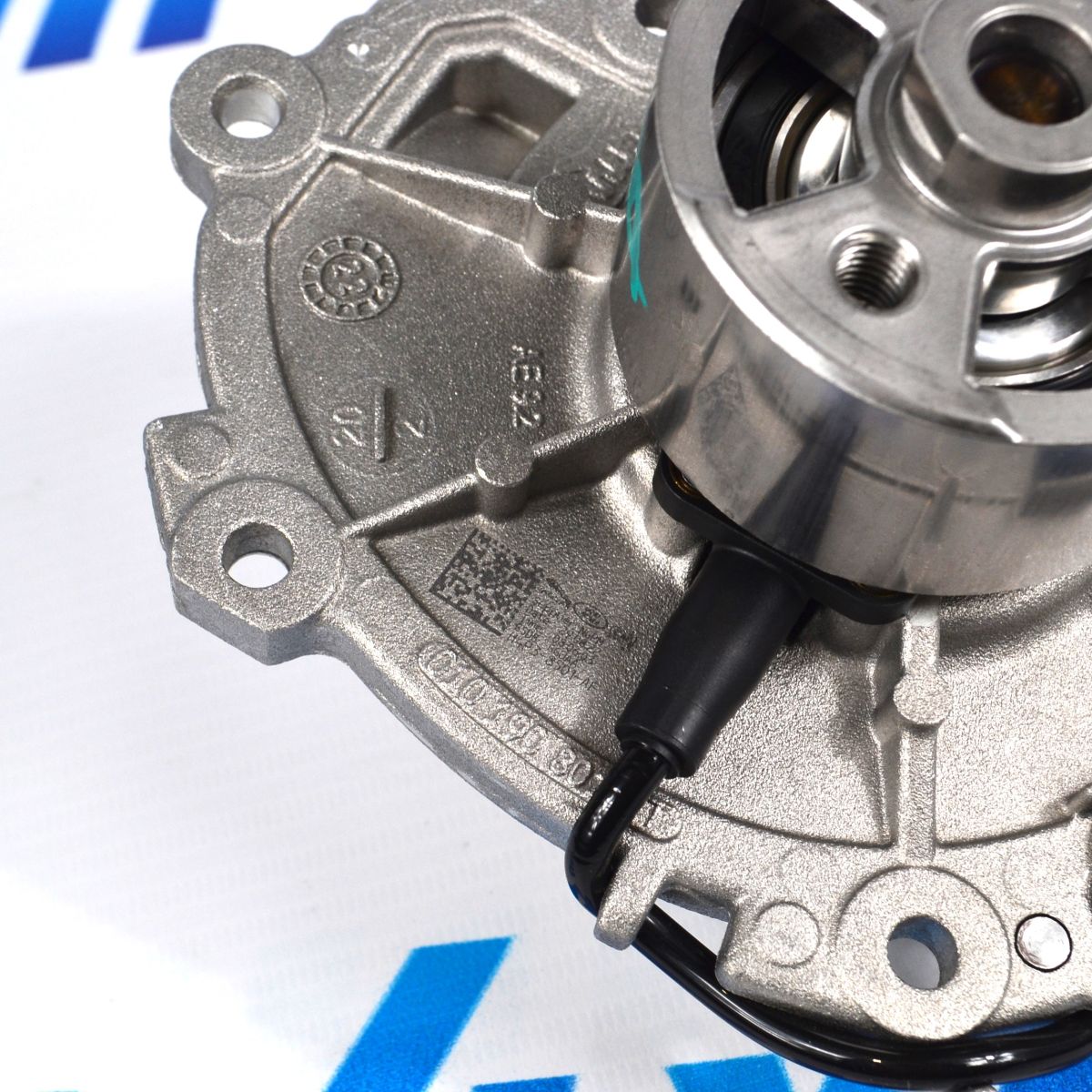 Помпа системы охлаждения Range Rover Velar/Defender/Discovery Sport/Evoque/Sport V2.0T Petrol LR154597