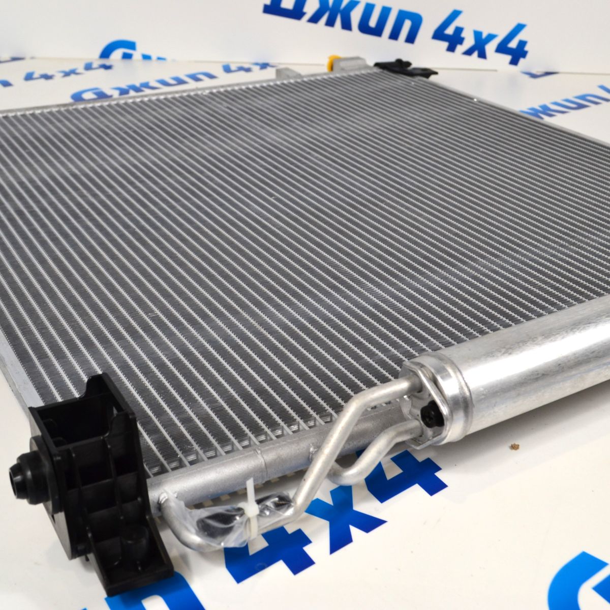 Радиатор кондиционера Land Rover Discovery 5 L462 V2.0TD LR142436