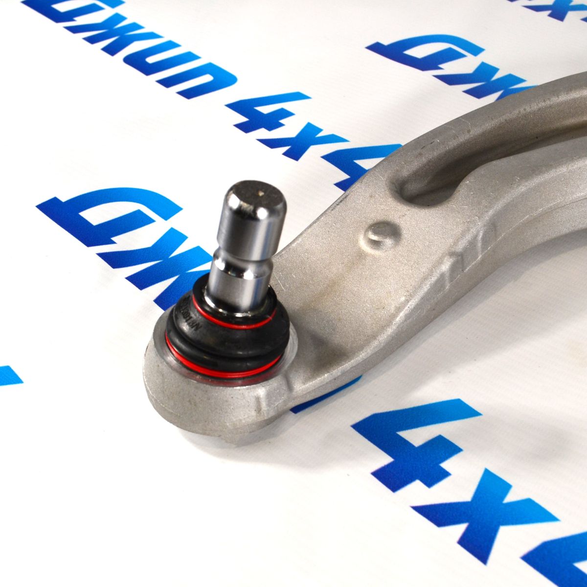 Рычаг передний нижний левый Chrysler Pacifica 05274643AA