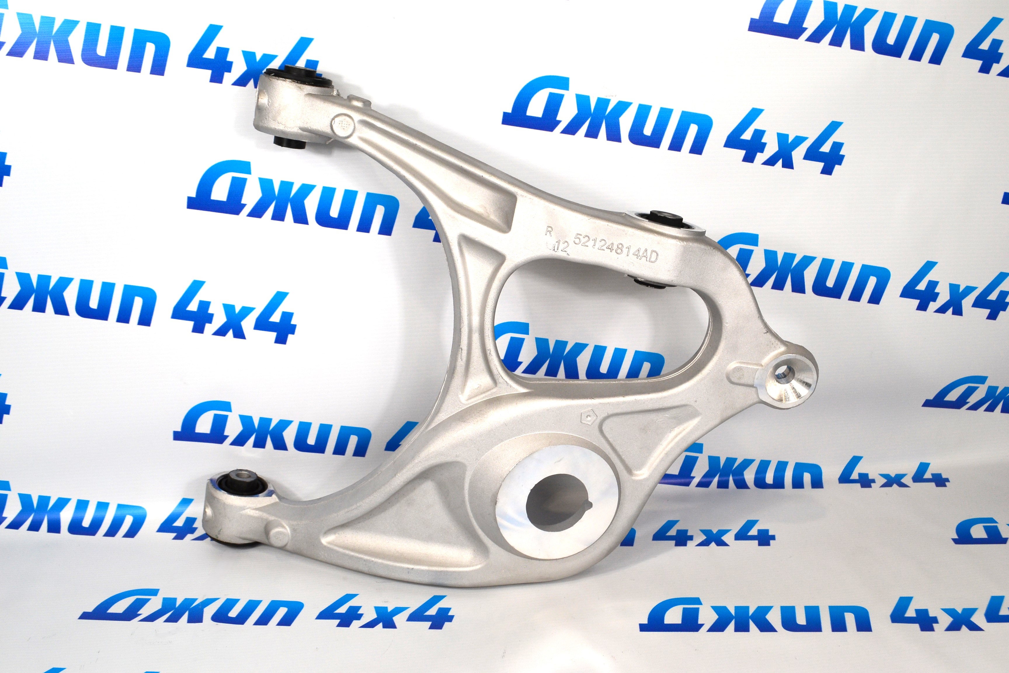 Рычаг задний нижний правый Jeep Grand Cherokee WK2 52124810AA