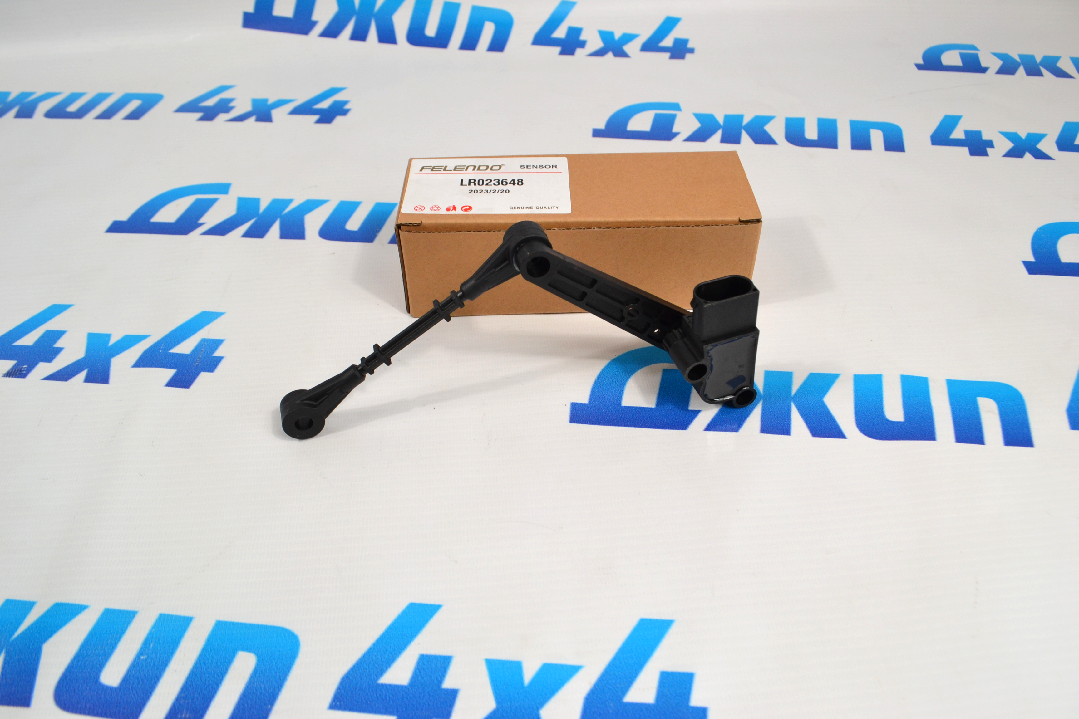 Датчик положения кузова Land Rover Discovery/Range Rover Sport L319 (задний) LR023648