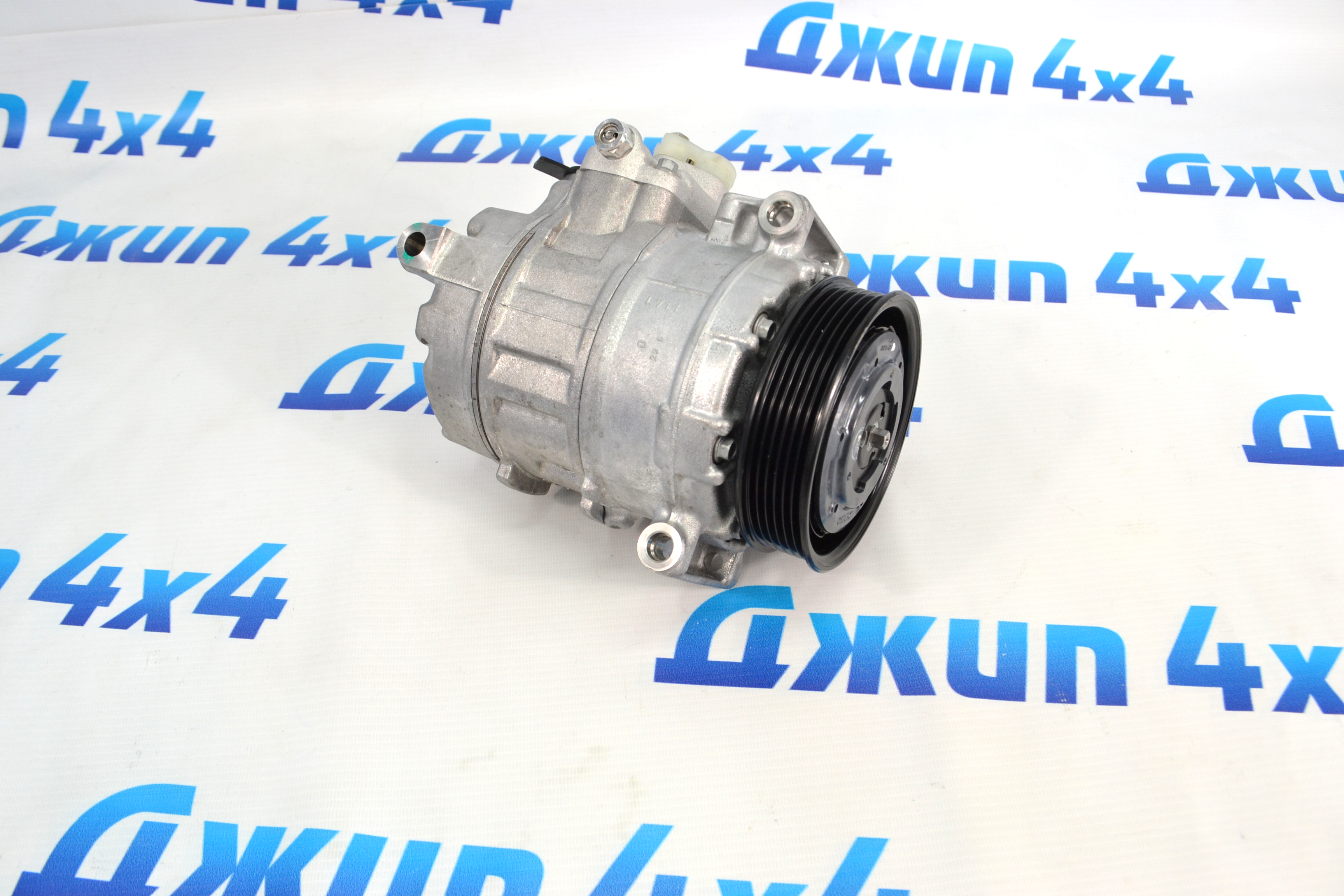 Компрессор кондиционера Range Rover Sport L320/Land Rover Discovery L319 V4.2SC/4.4 Petrol LR012593