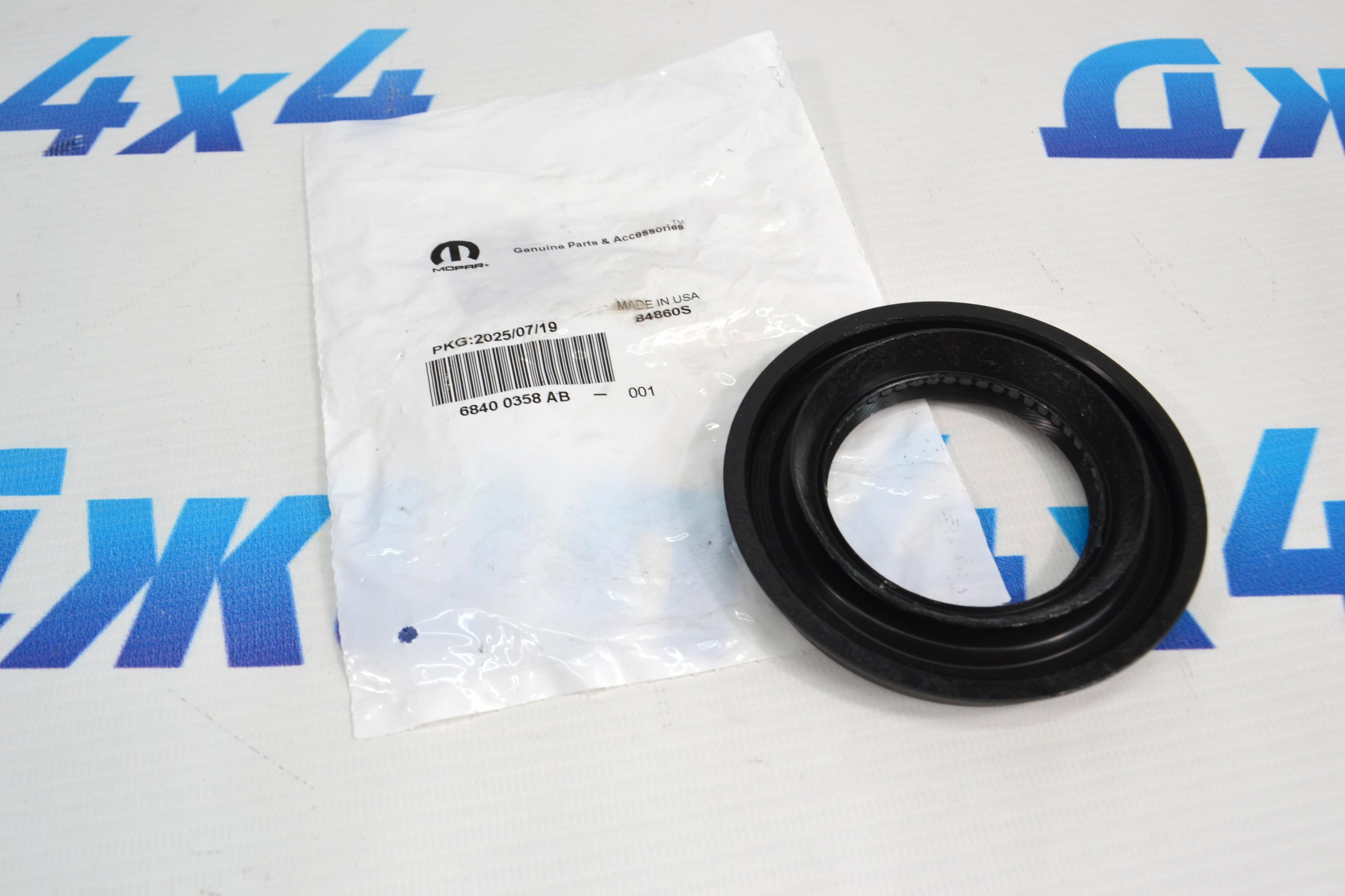 Сальник хвостовика переднего редуктора Jeep Wrangler JL/Jeep Gladiator JT 68400358AB