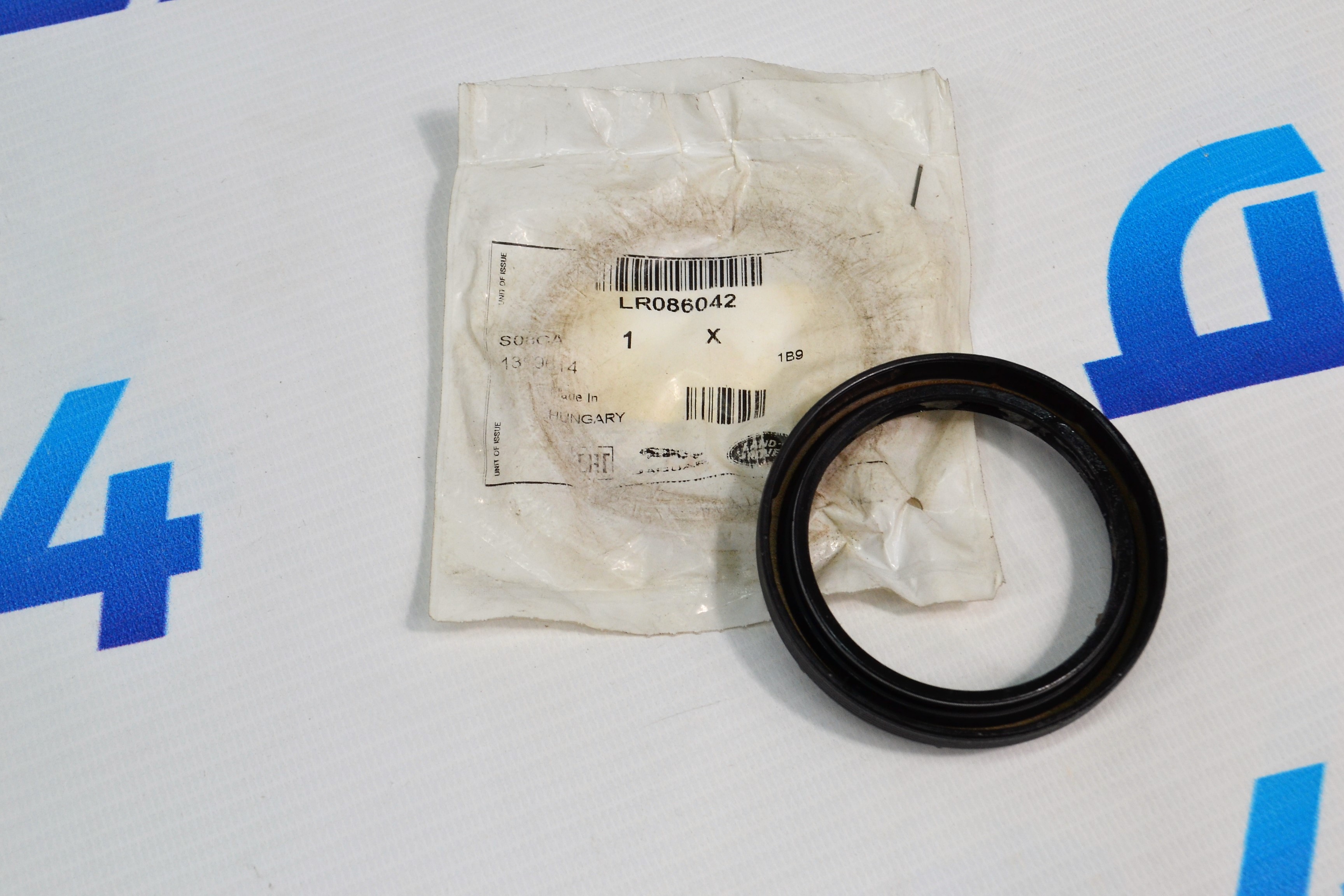 Сальник РКПП на задний карданный вал Range Rover L405/Range Rover Sport L494 LR086042