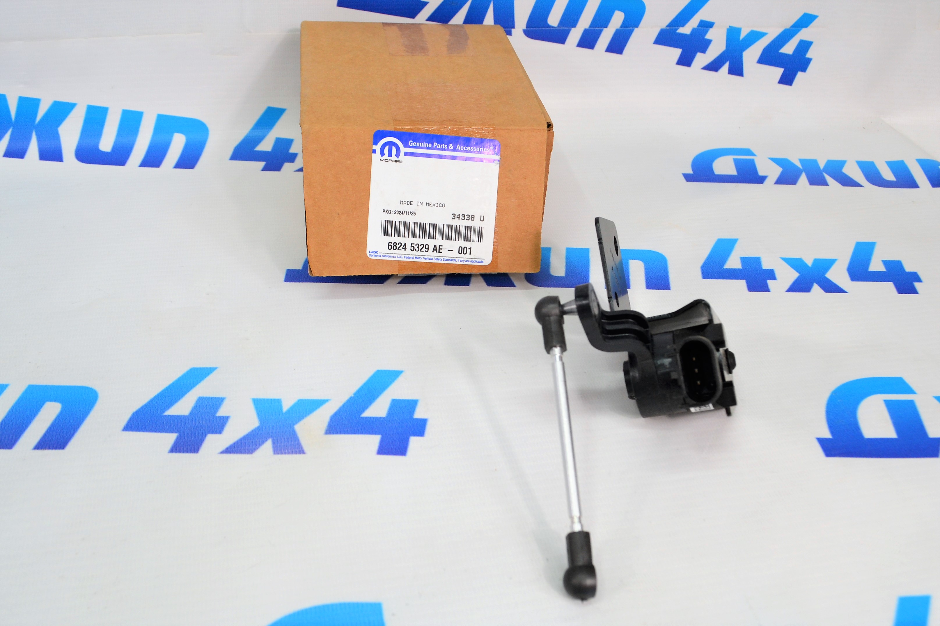 Датчик положения кузова Jeep Grand Cherokee WK2 (передний/левый) 68245329AE