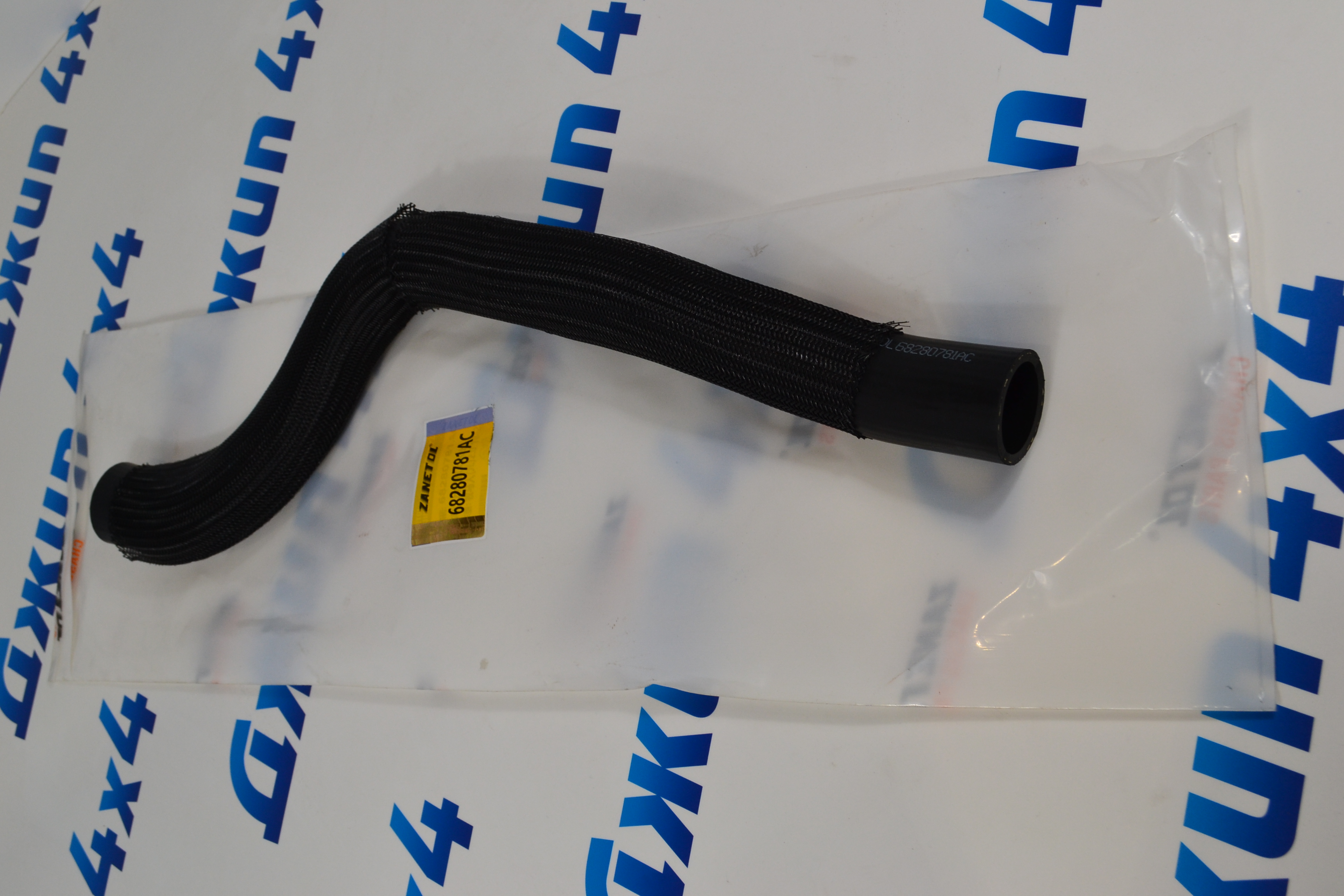 Патрубок системы охлаждения Jeep Wrangler JL V2.0T 68280781AC