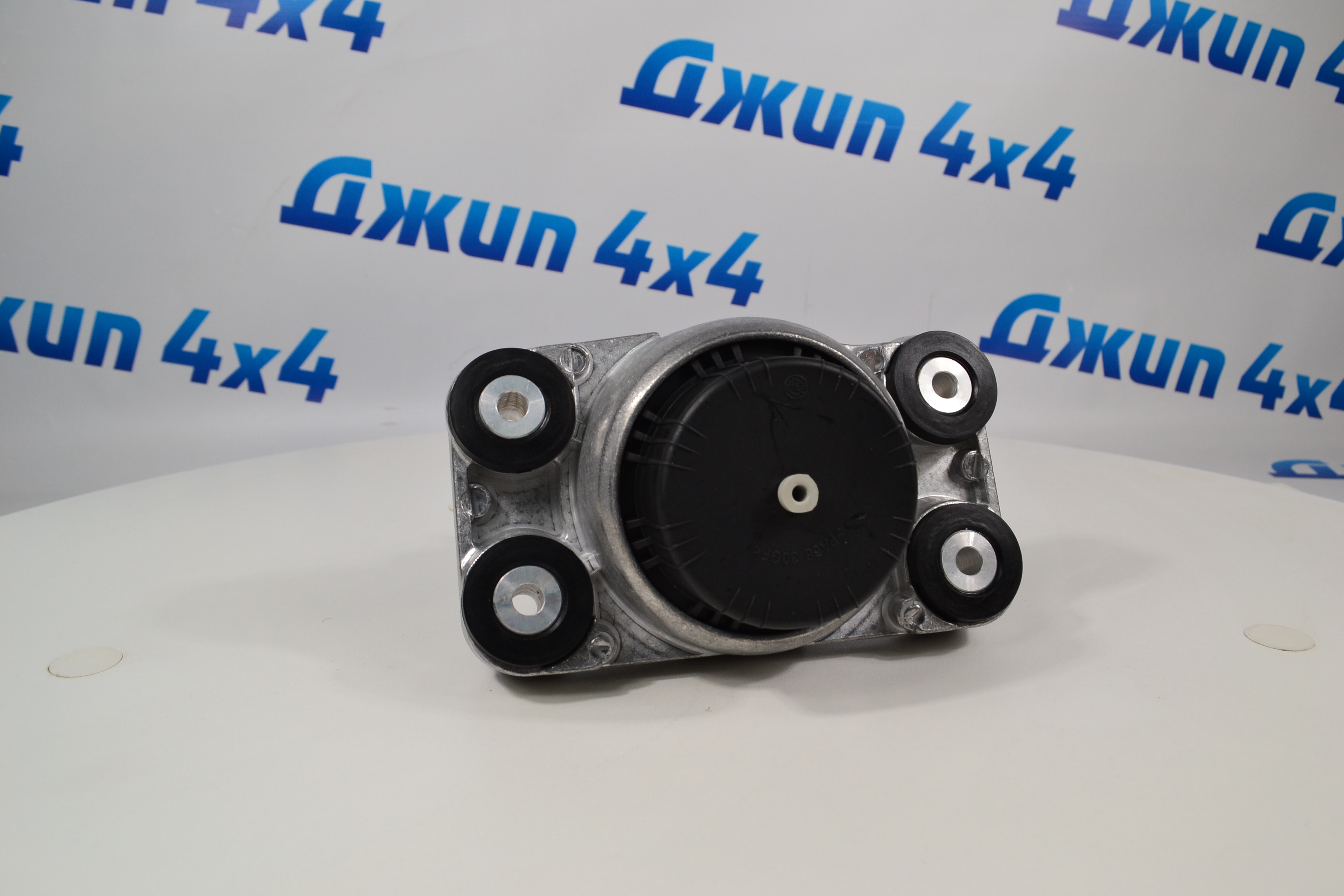 Опора двигателя правая Range Rover L405 V4.4TD LR057814