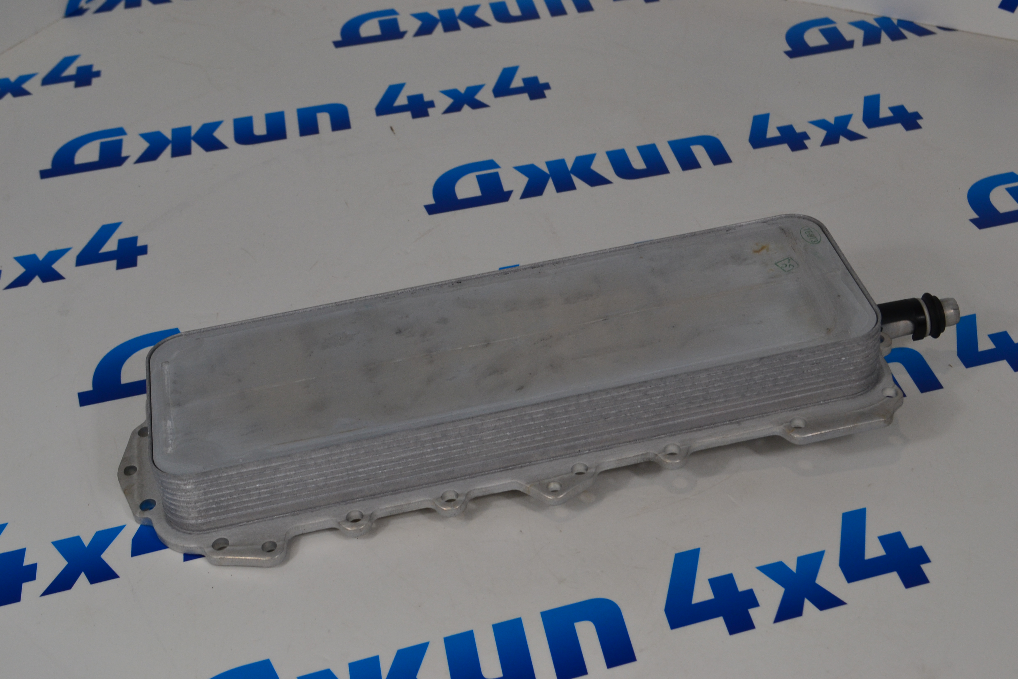 Радиатор масляный Range Rover L322/L405/Range Rover Sport L322/L494 V3.0SC/5.0SC LR039821