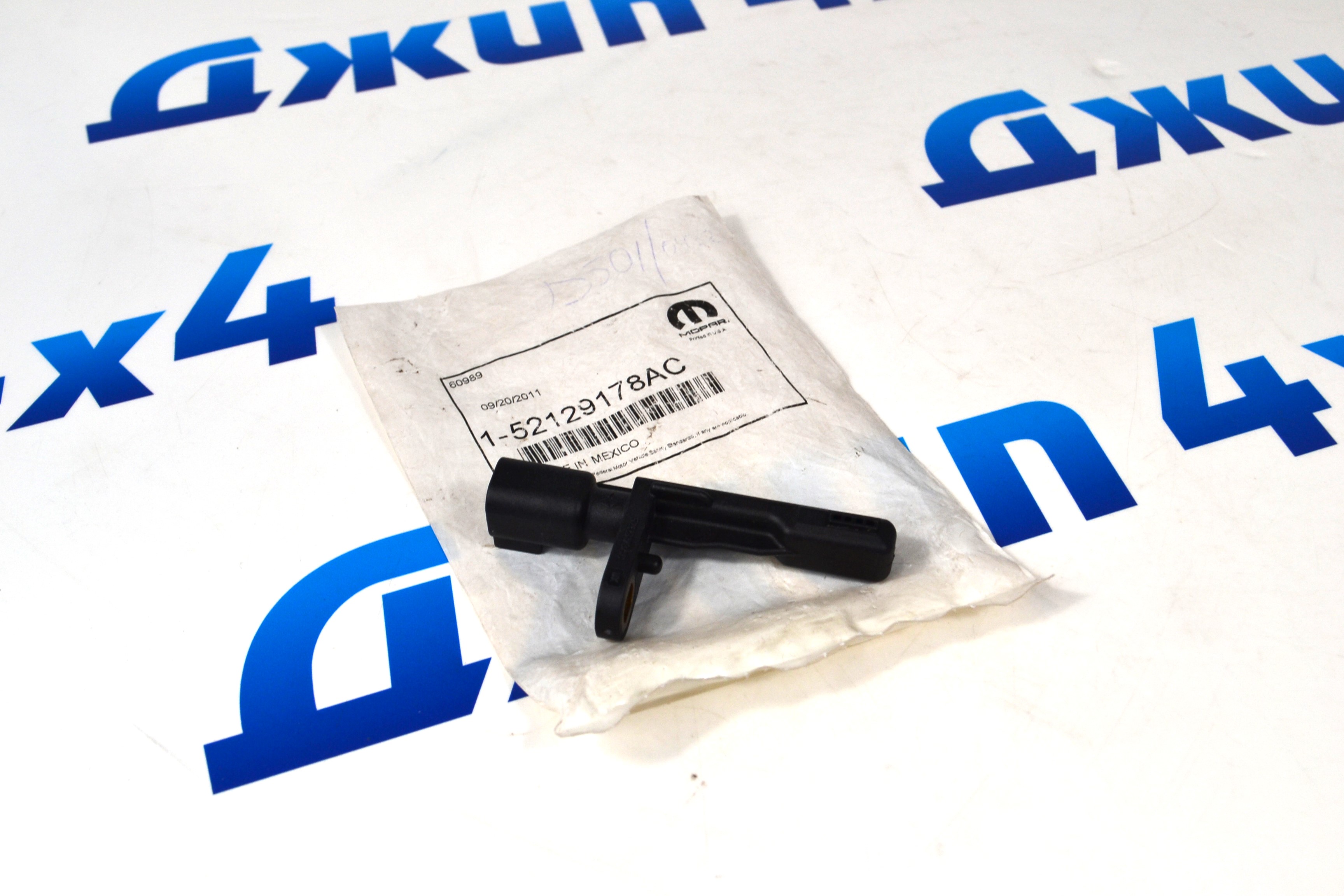 Датчик ABS задний Jeep Cherokee KJ 2006-2007 52129178AC