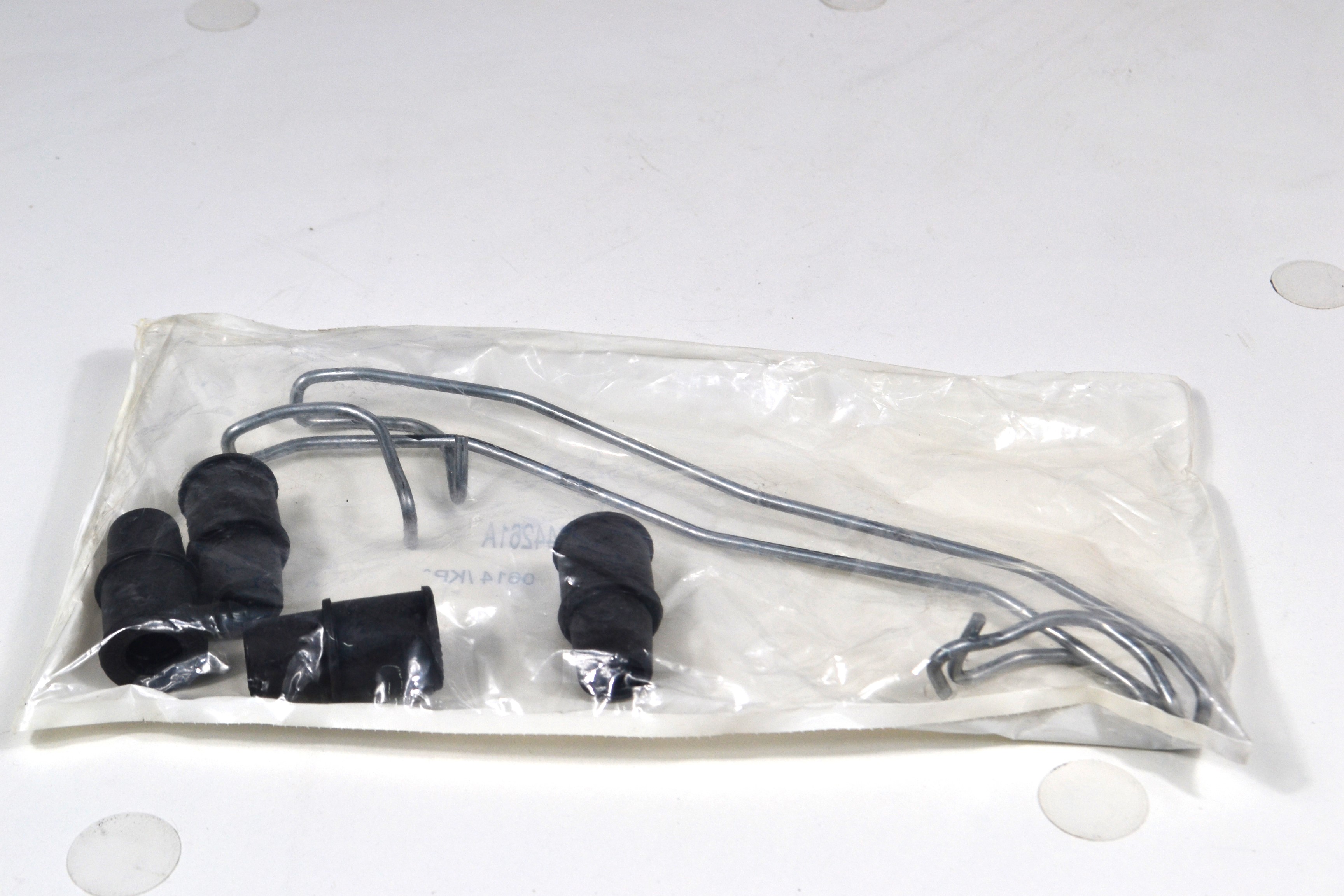Пыльник направляющей  переднего суппорта Jeep Grand Cherokee WJ 1999-2002 5011981AA