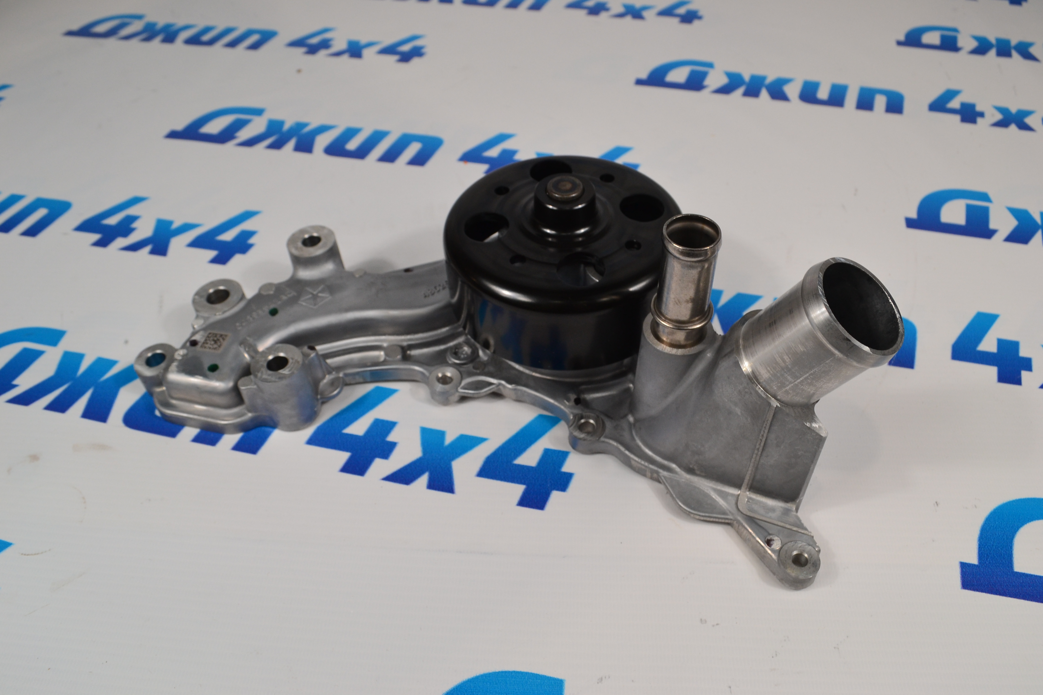 Помпа водяная Jeep Wrangler JL V3.6 04893941AC