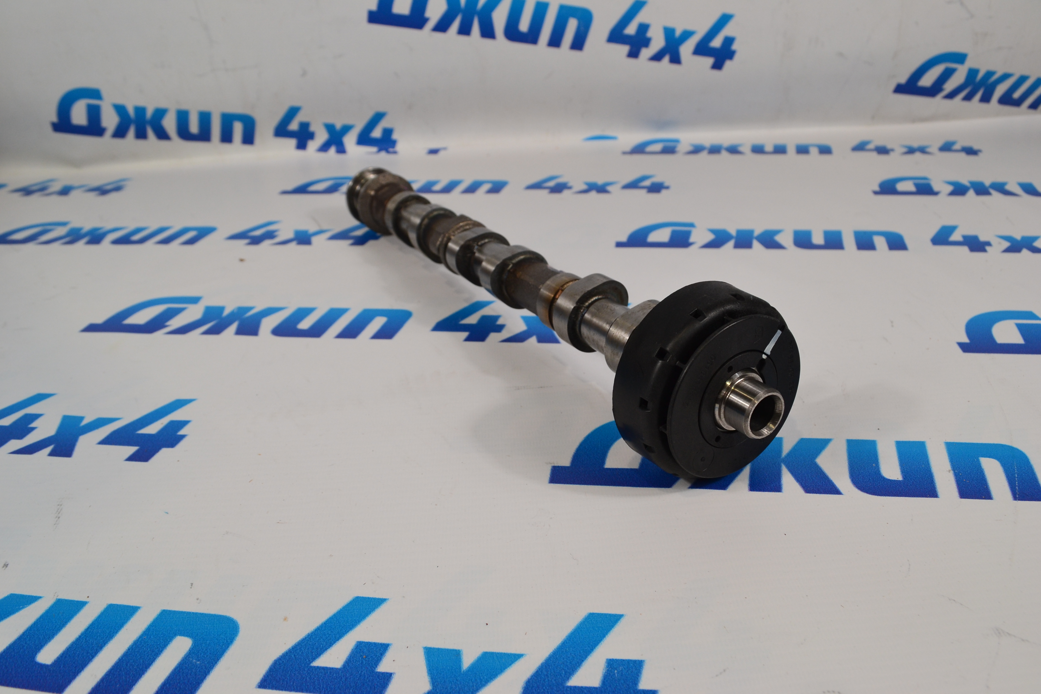 Распредвал выпускной правой ГБЦ Jeep Grand Cherokee WK2 V3.0 68169839AB
