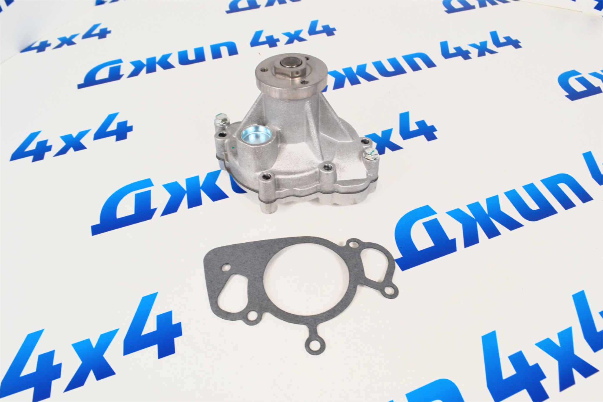 Помпа системы охлаждения Land Rover 4.2SC/4.4 Petrol 4575902