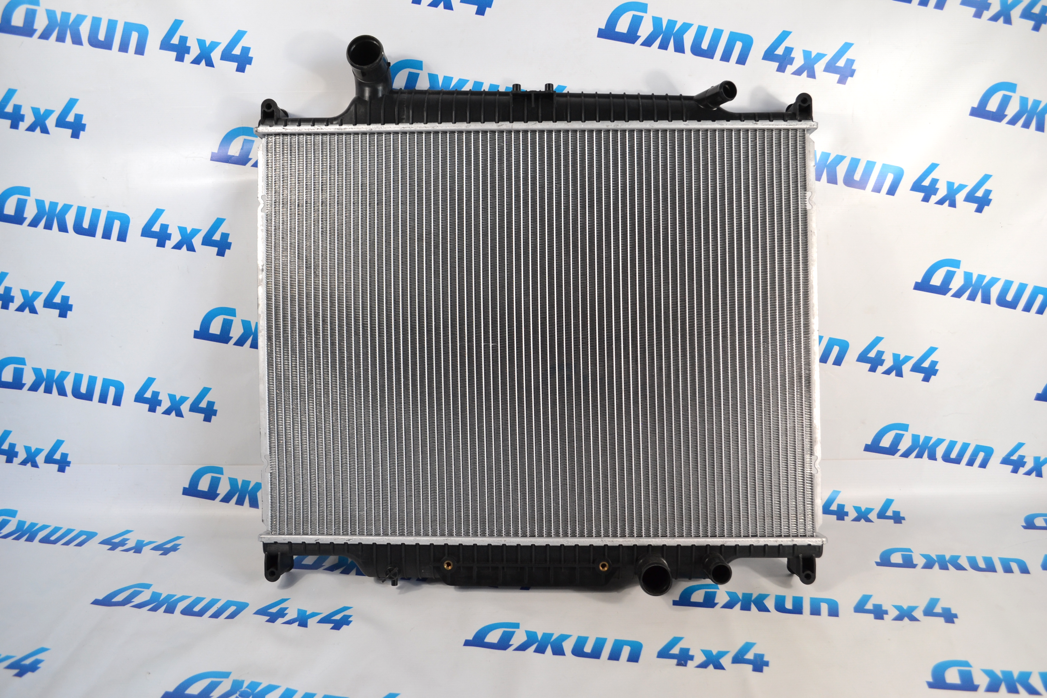 Радиатор охлаждения двигателя Range Rover L322/Range Rover Sport L320 V3.6TD PCC500300