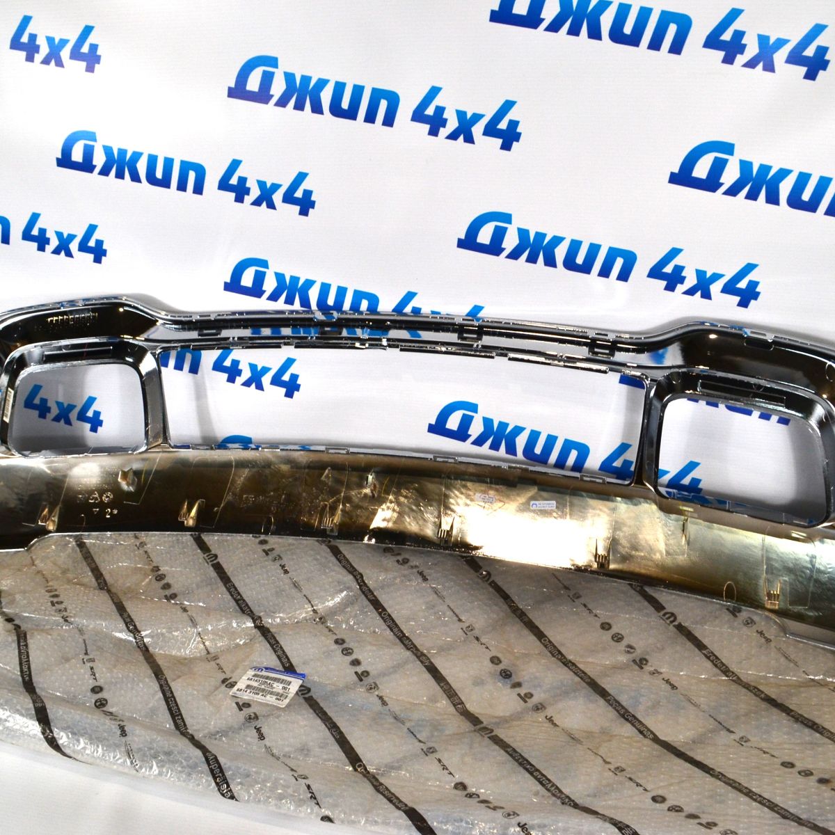 Накладка переднего бампера Jeep Grand Cherokee WK2 68143105AC