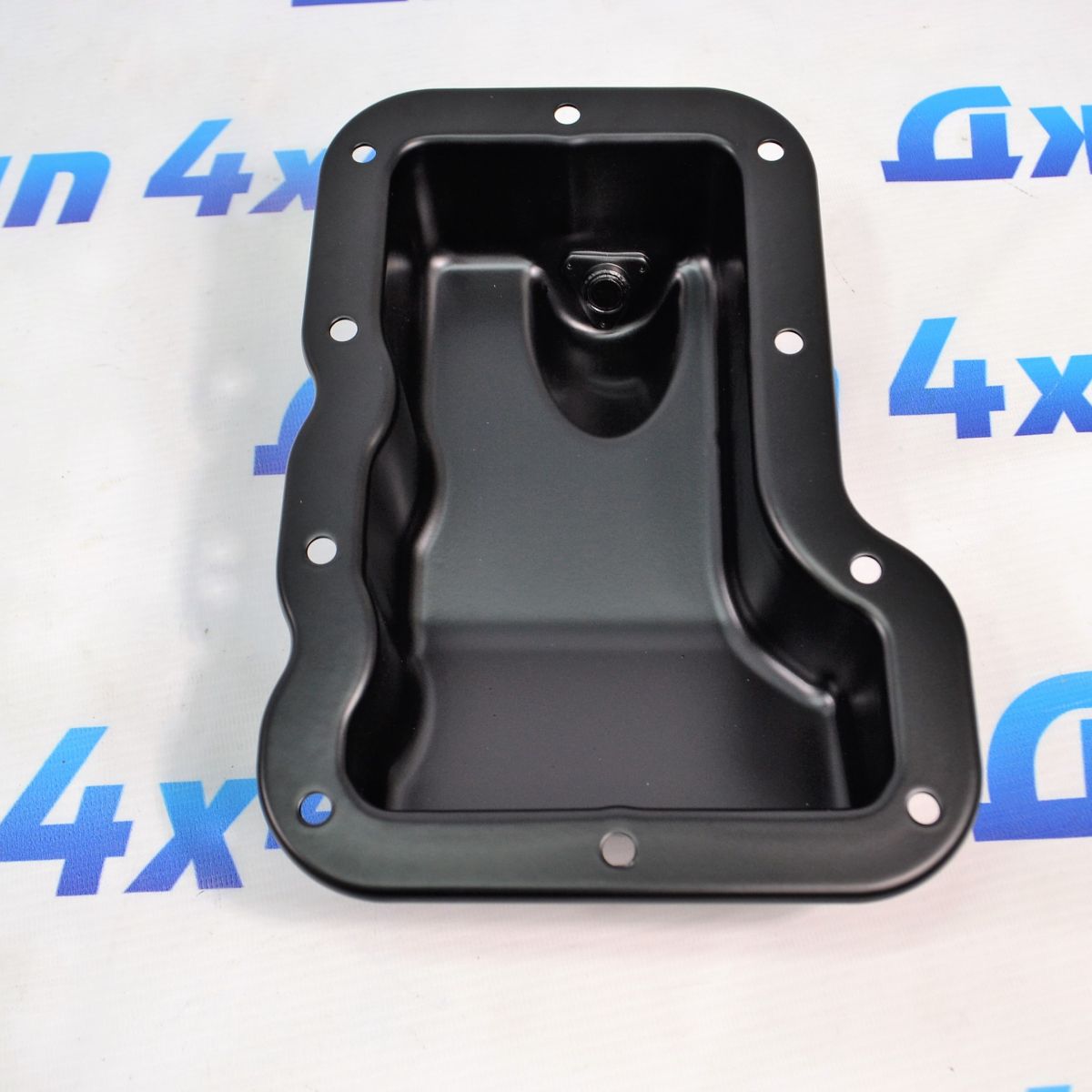 Поддон двигателя Jeep Wrangler JL V2.0Т (нижняя часть со сливной пробкой) 05048692AA