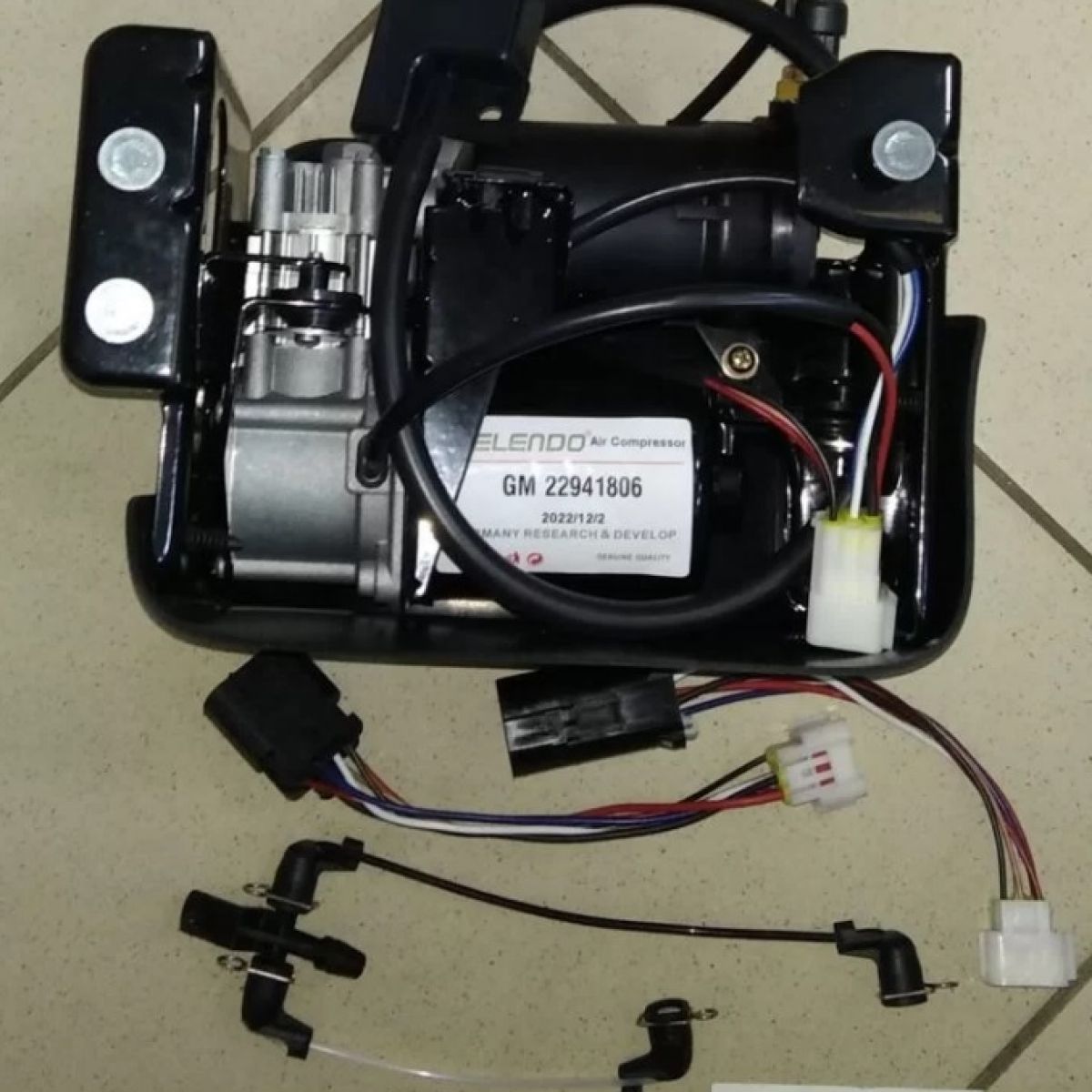Компрессор пневмоподвески Chevrolet Tahoe/Cadillac Escalade 2007-2013 22941806