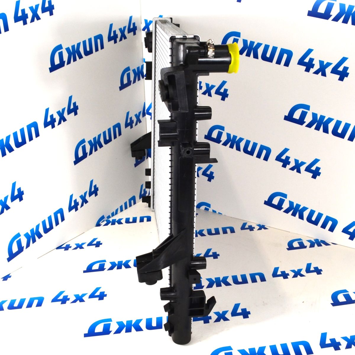 Радиатор охлаждения двигателя Jeep Wrangler JK V2.8CRD 55056634AB