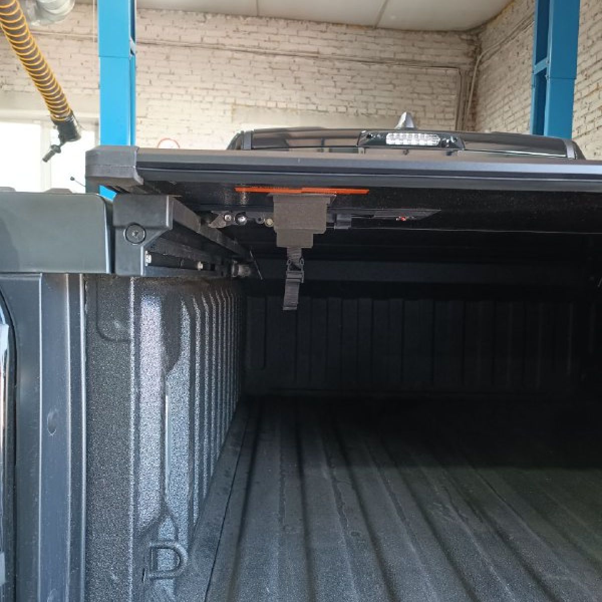 Крышка кузова Dodge Ram 1500 для кузова 5.8 (складная/с рам боксами) 82215862AA