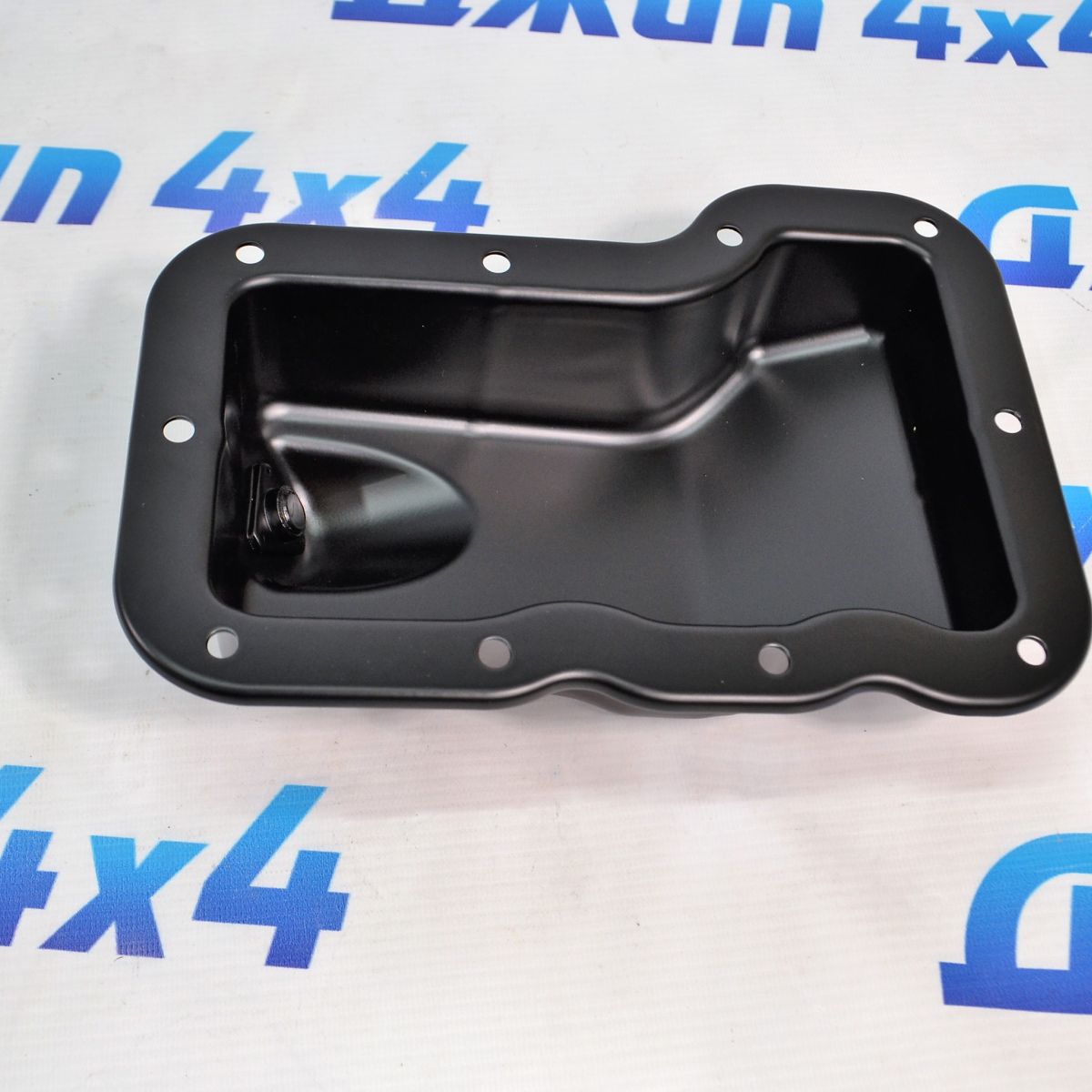 Поддон двигателя Jeep Wrangler JL V2.0Т (нижняя часть со сливной пробкой) 05048692AA