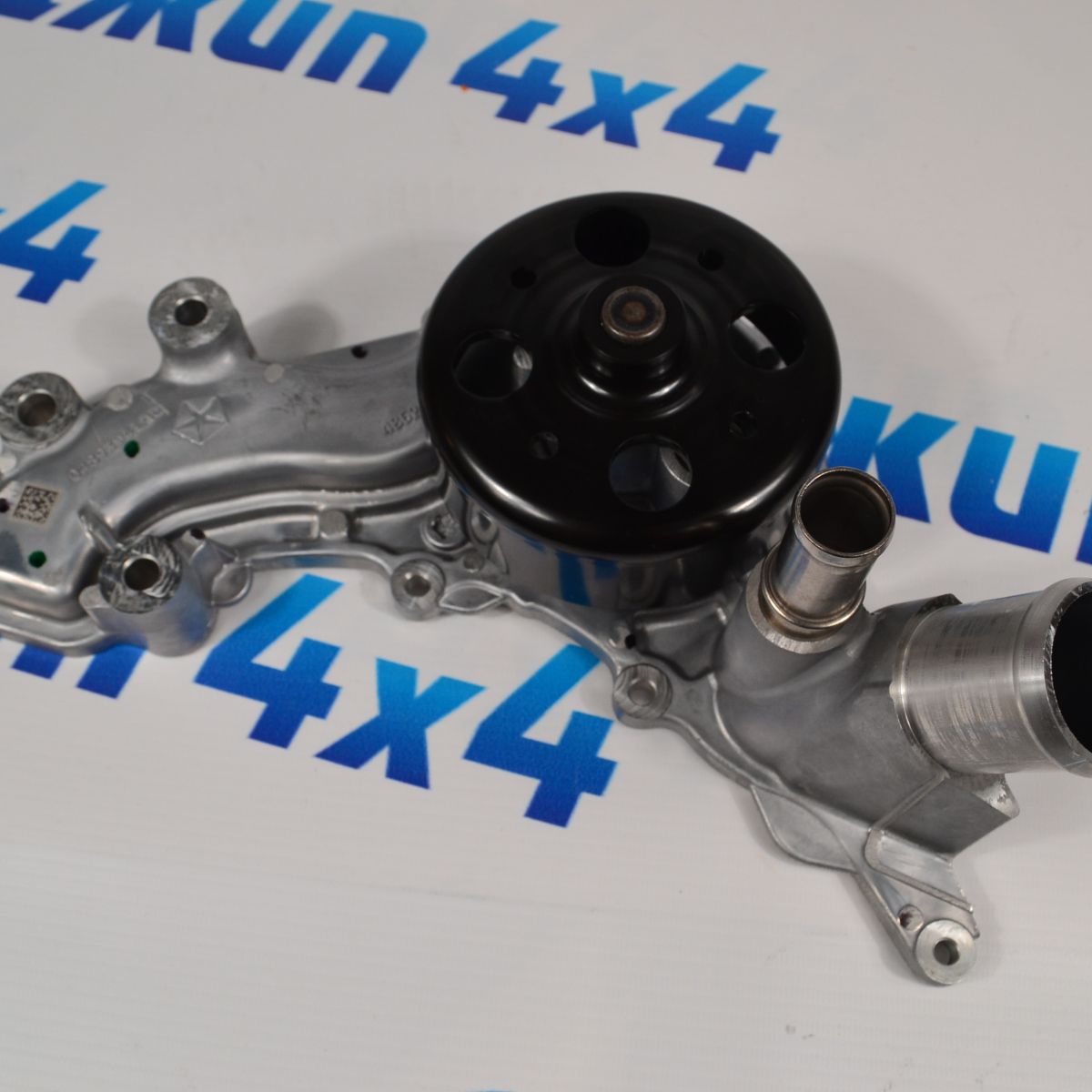 Помпа системы охлаждения Jeep Wrangler JL V3.6 04893941AC
