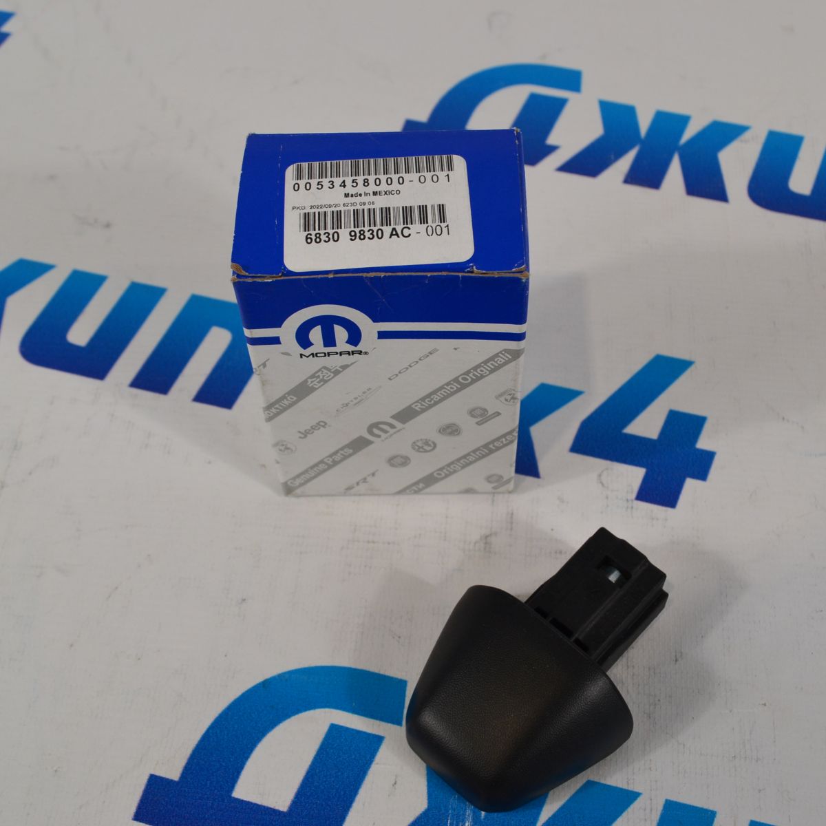 Заглушка ручки двери Jeep Wrangler JL 68309830AC