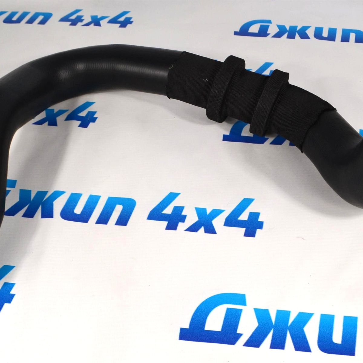 Патрубок интеркуллера Land Rover Discovery Sport/Range Rover Evoque V2.2TD (нижний/правый) LR066436