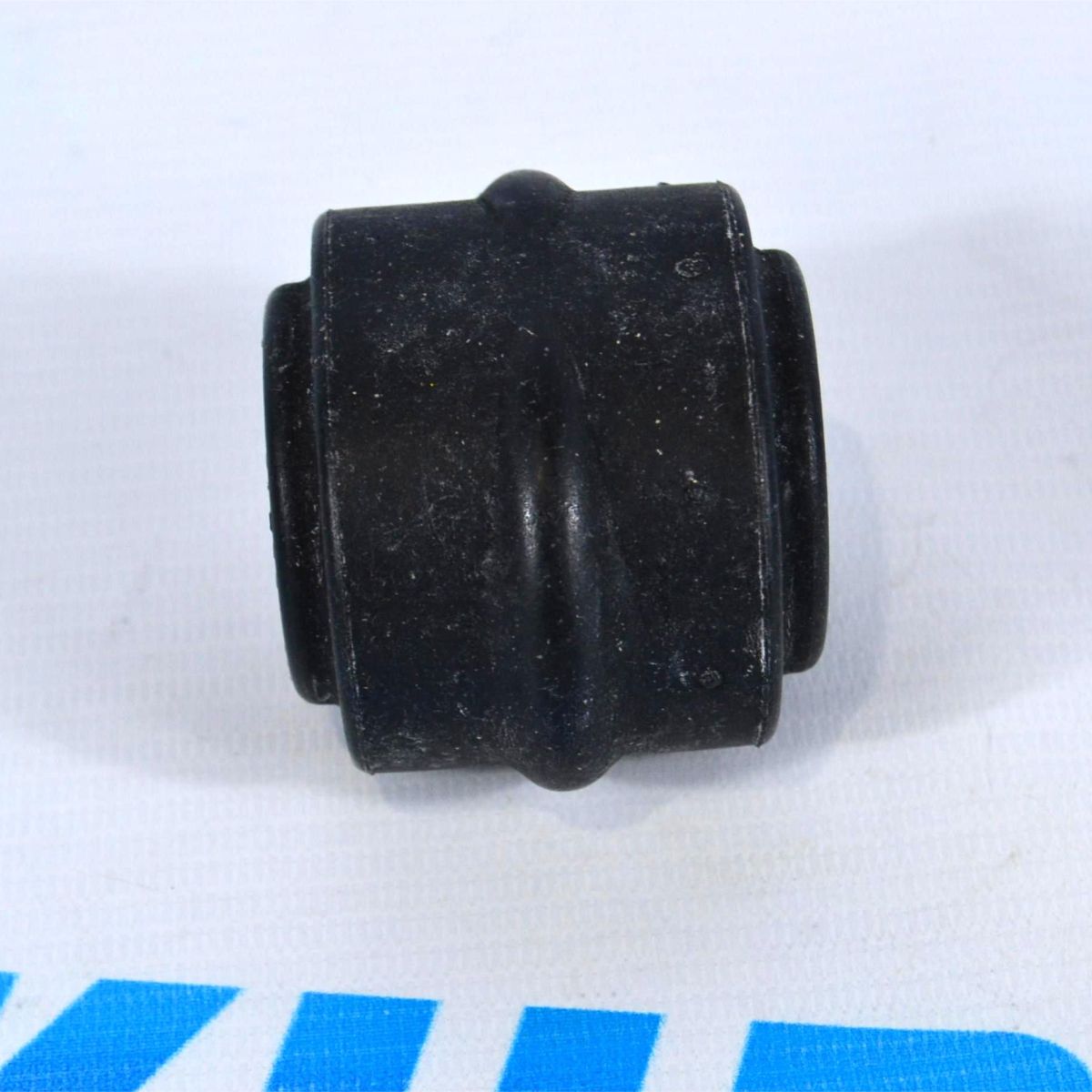 Втулка переднего стабилизатора Chrysler 300C LX 2005-2013 4782681AB