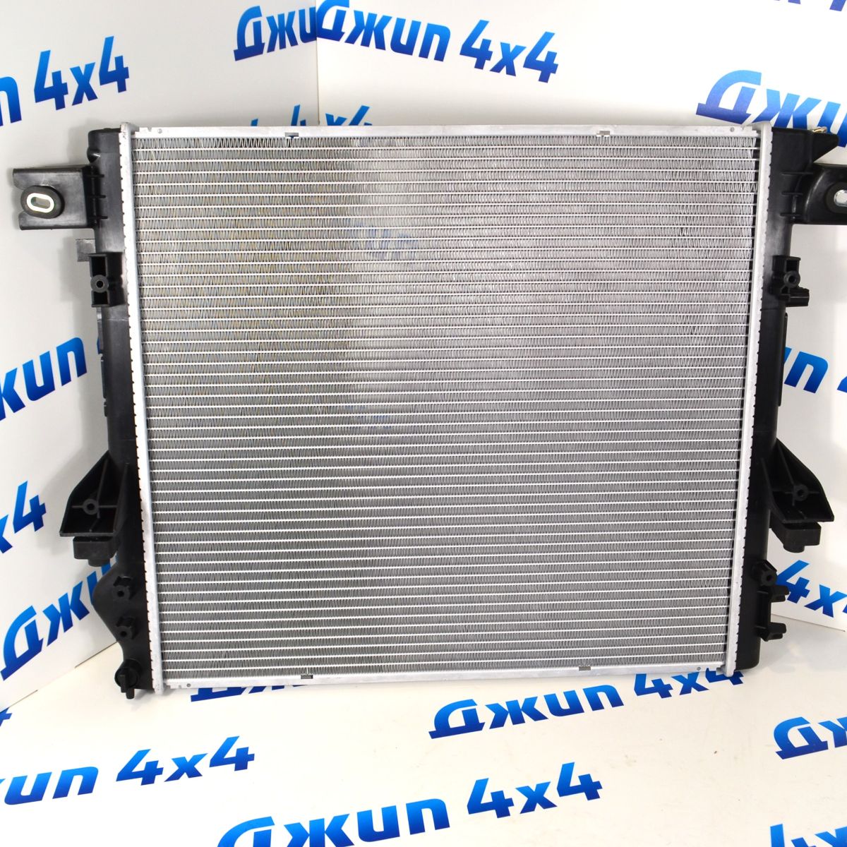 Радиатор охлаждения двигателя Jeep Wrangler JK V2.8CRD 55056634AB