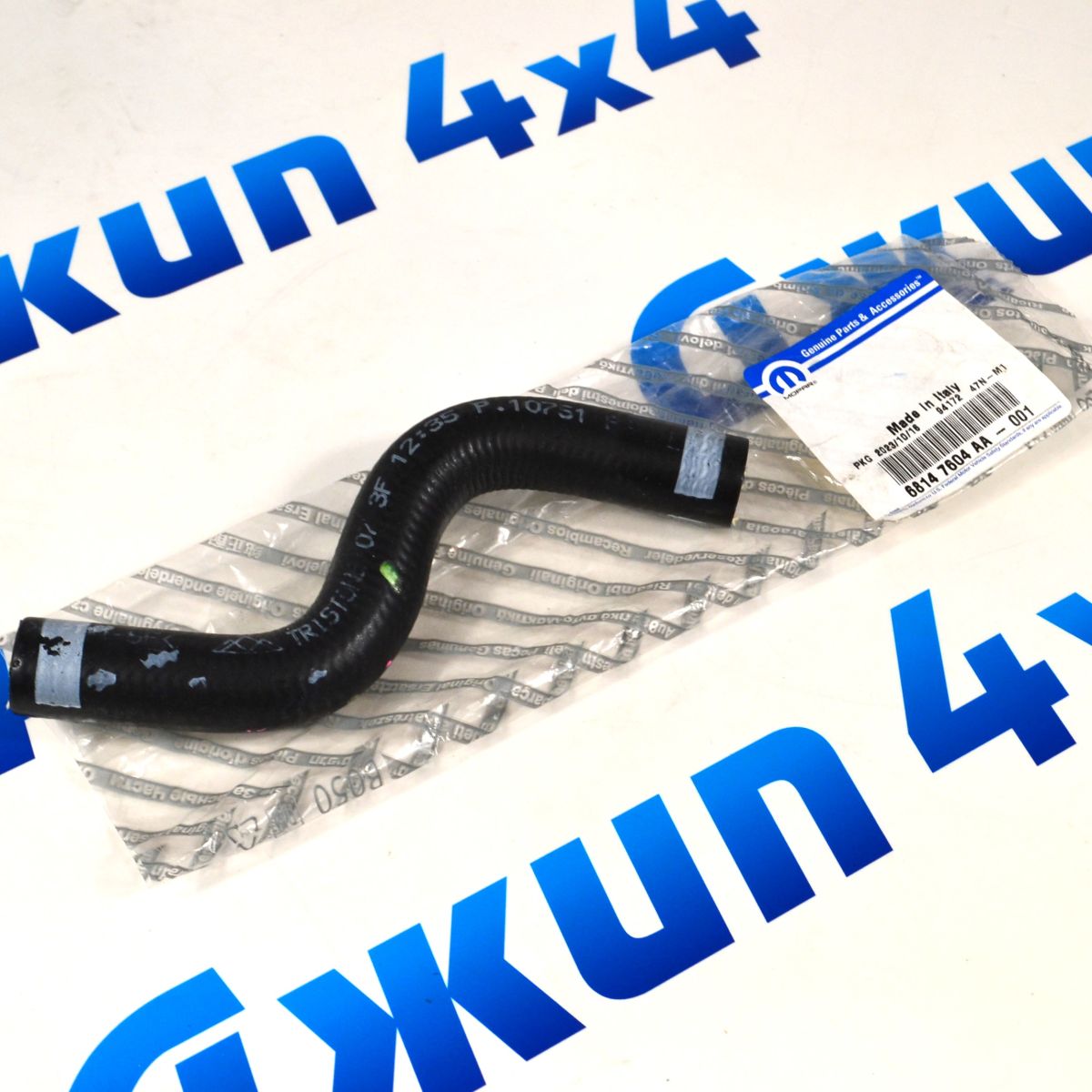 Патрубок маслоохладителя Jeep Grand Cherokee WK2 V3.0CRD 68147604AA