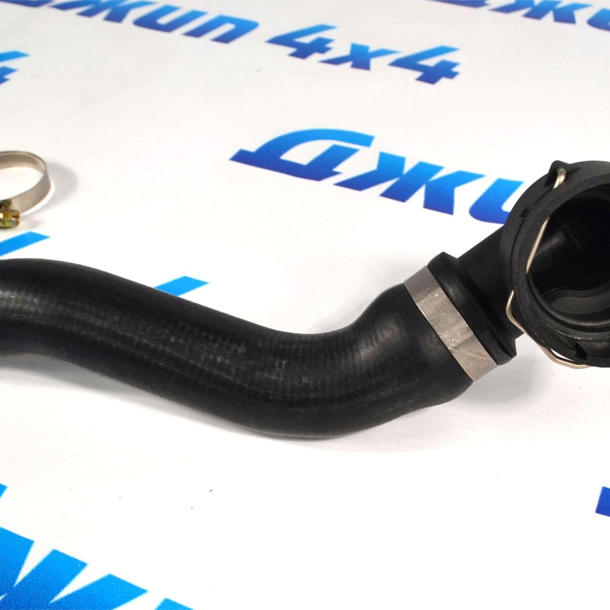 Патрубок радиатора Land Rover Discovery Sport/Range Rover Evoque/Land Rover Freelander (верхний) LR032347