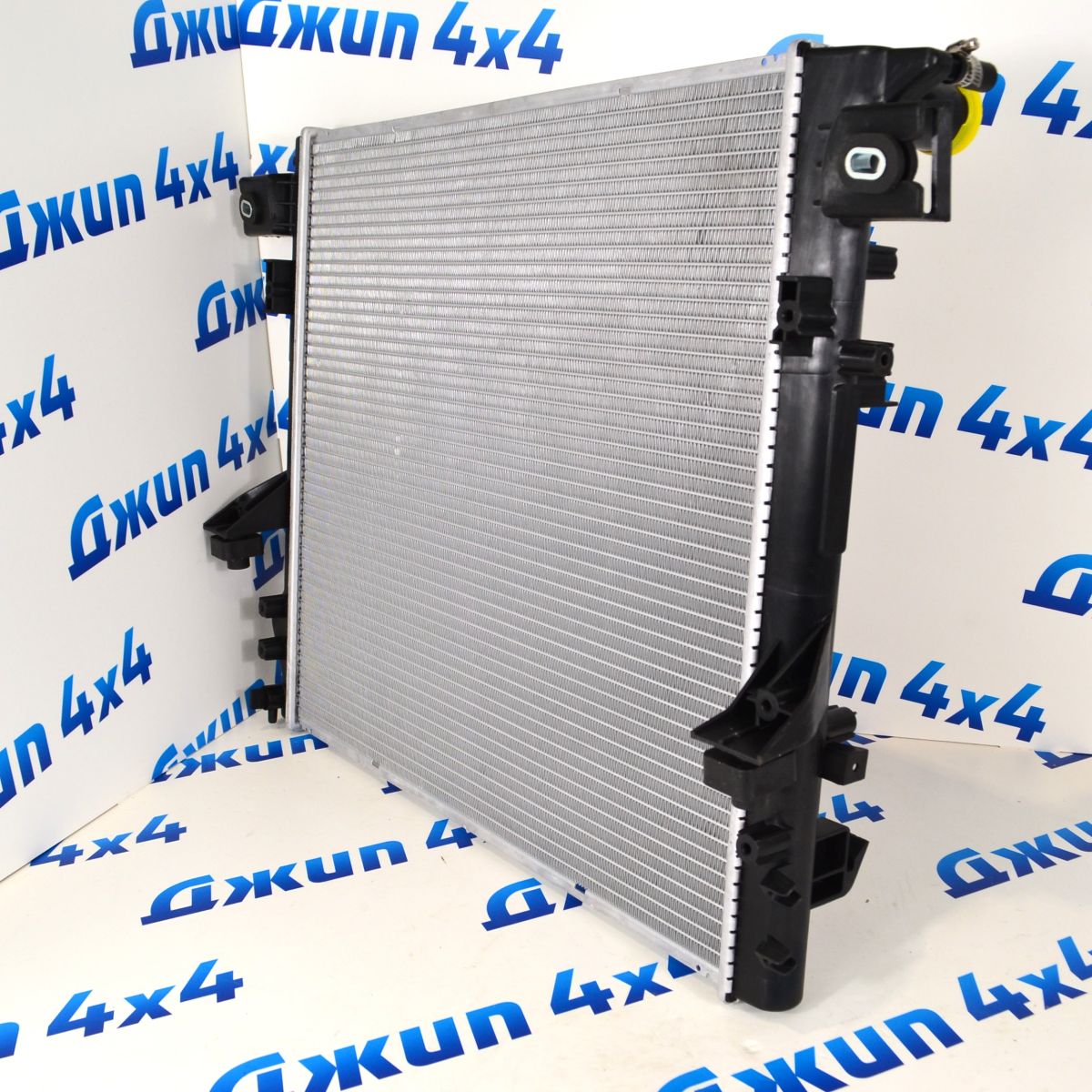 Радиатор охлаждения двигателя Jeep Wrangler JK V2.8CRD 55056634AB