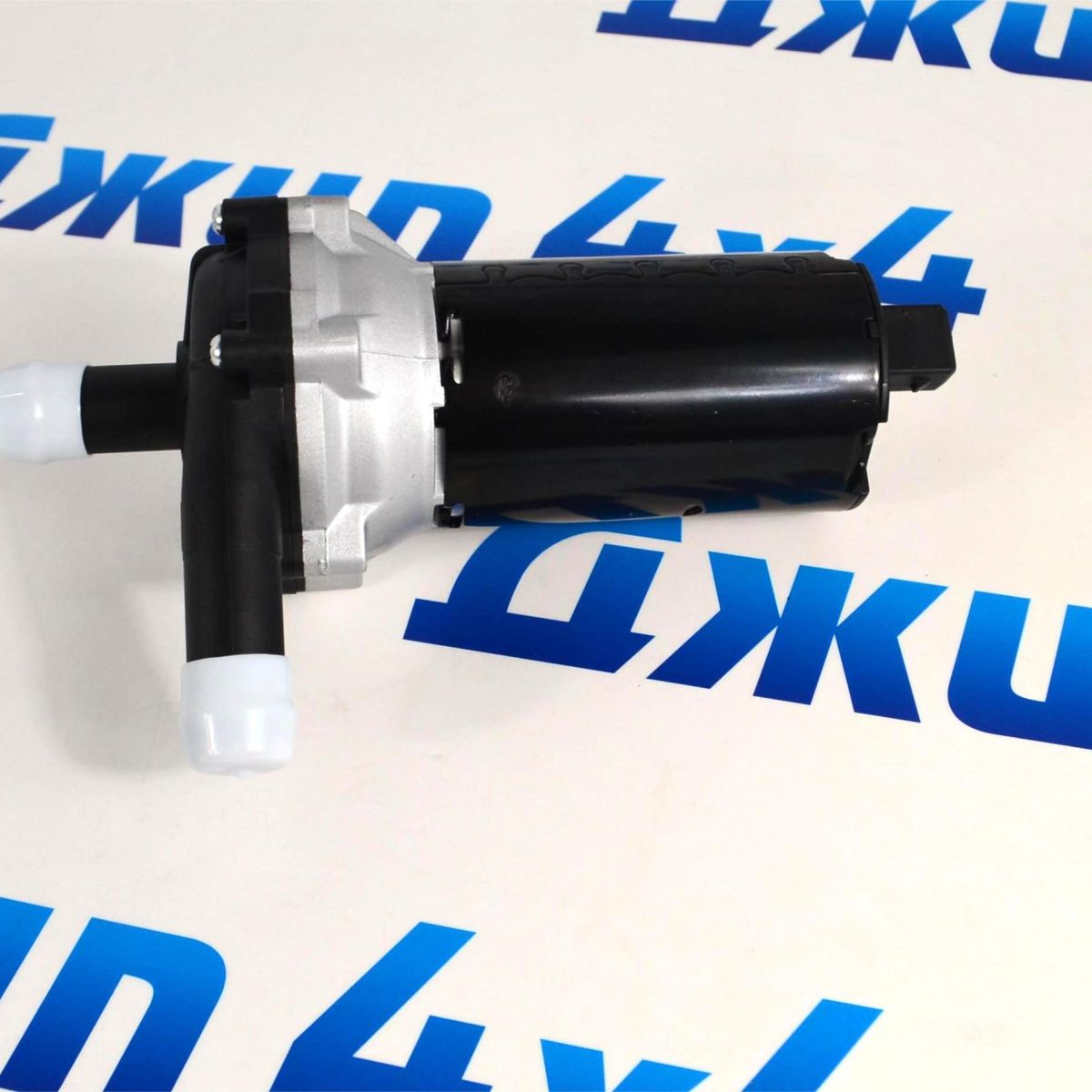 Помпа электрическая охлаждения суперчарджера Land Rover Discovery/Range Rover/Range Rover Sport PEB500010