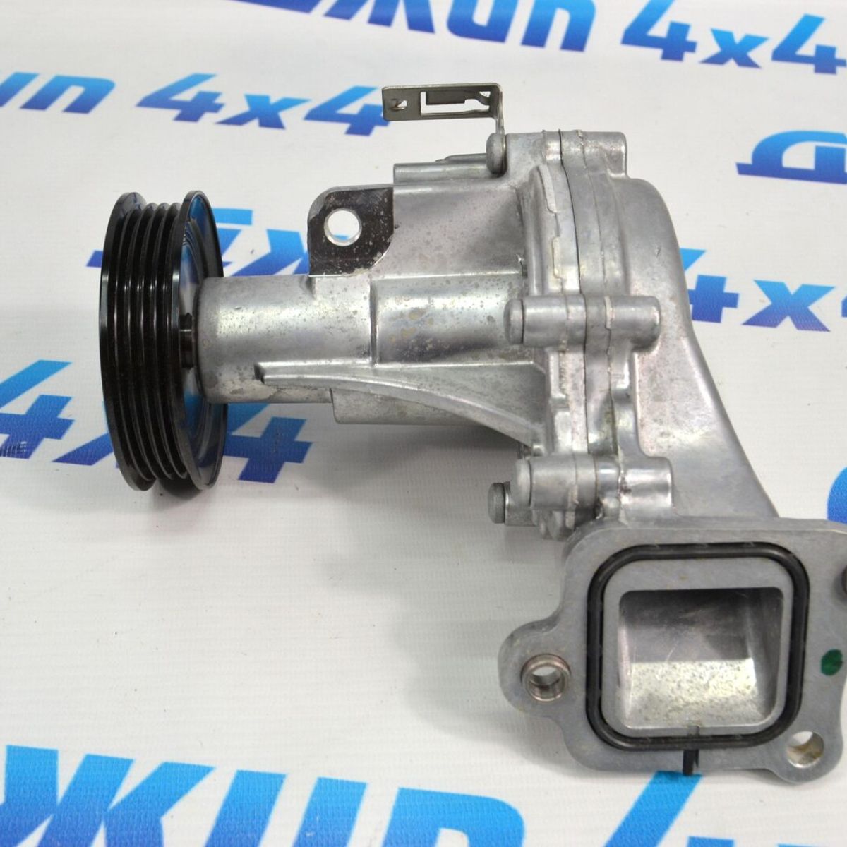 Помпа системы охлаждения Jeep Grand Cherokee WL 4XE 05048709AH