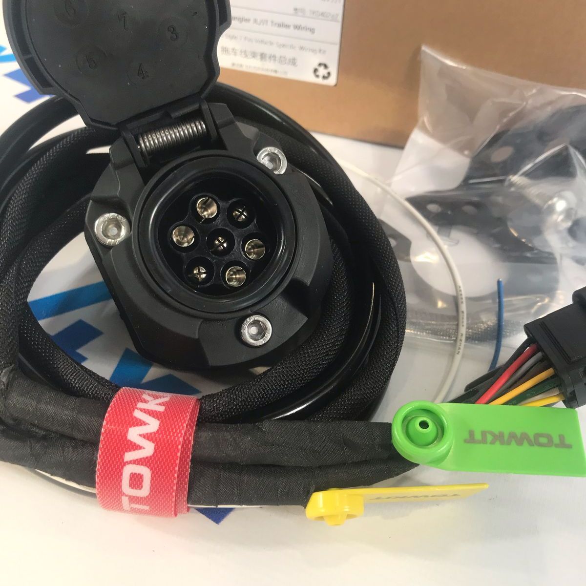 Проводка фаркопа для Jeep Wrangler JL TK0402