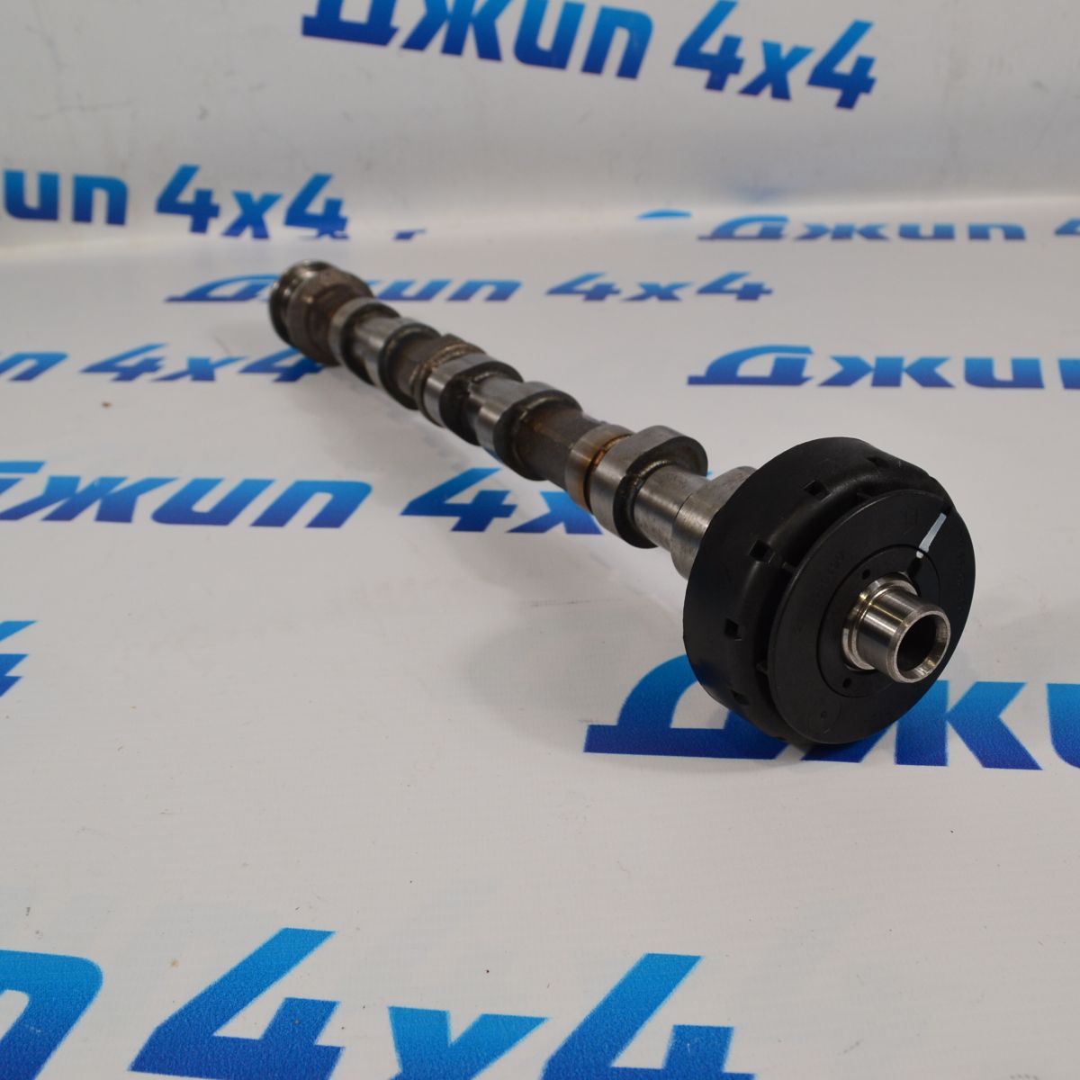 Распредвал выпускной правой ГБЦ Jeep Grand Cherokee WK2 V3.0 68169839AB