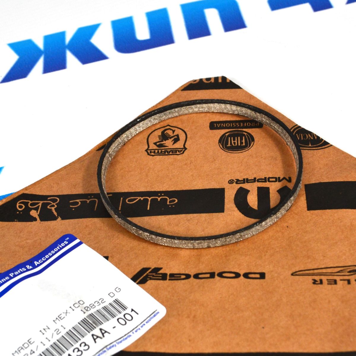 Прокладка приёмной трубы Jeep/Dodge/Chrysler/Ram V6.2 Hemi/V6.4 Hemi 2012- 68529433AA