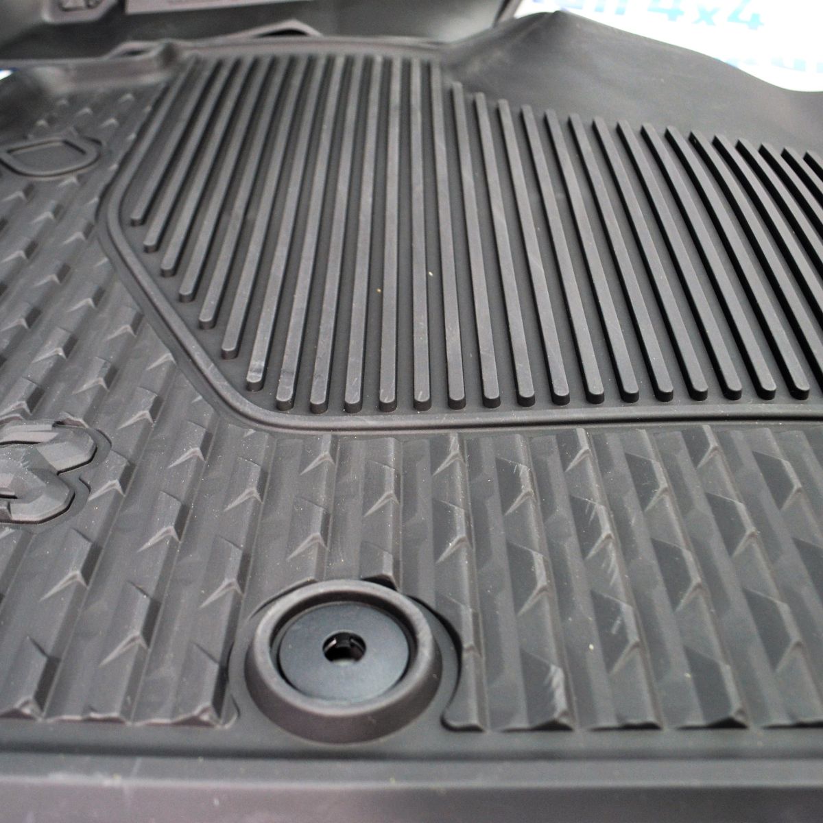 Ковры в салон Dodge Ram 1500 DT 2025-/ Crew Cab Non-Rebel (комплект) 82216607AA