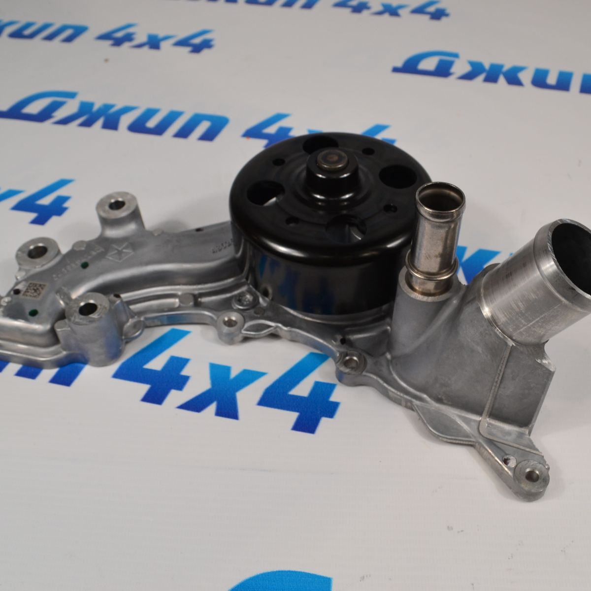 Помпа системы охлаждения Jeep Wrangler JL V3.6 04893941AC