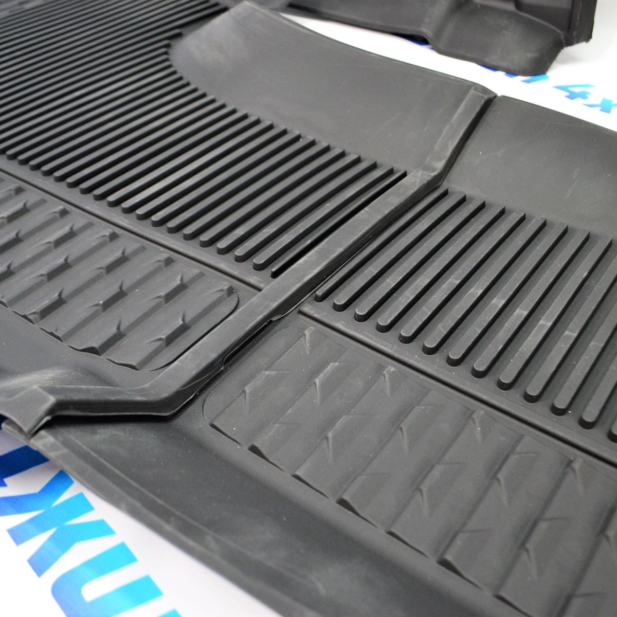 Ковры в салон Dodge Ram 1500 DT Quad Cab 2020-2024 (комплект) 82215323AD